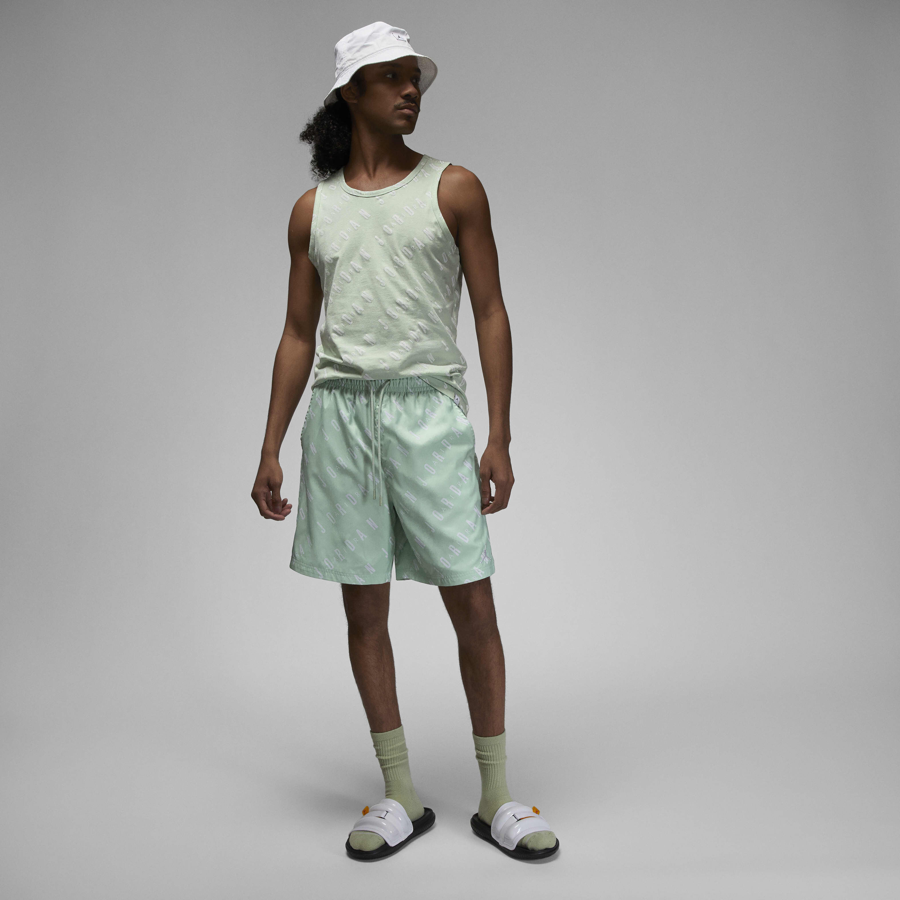 Jordan Essentials image number 7