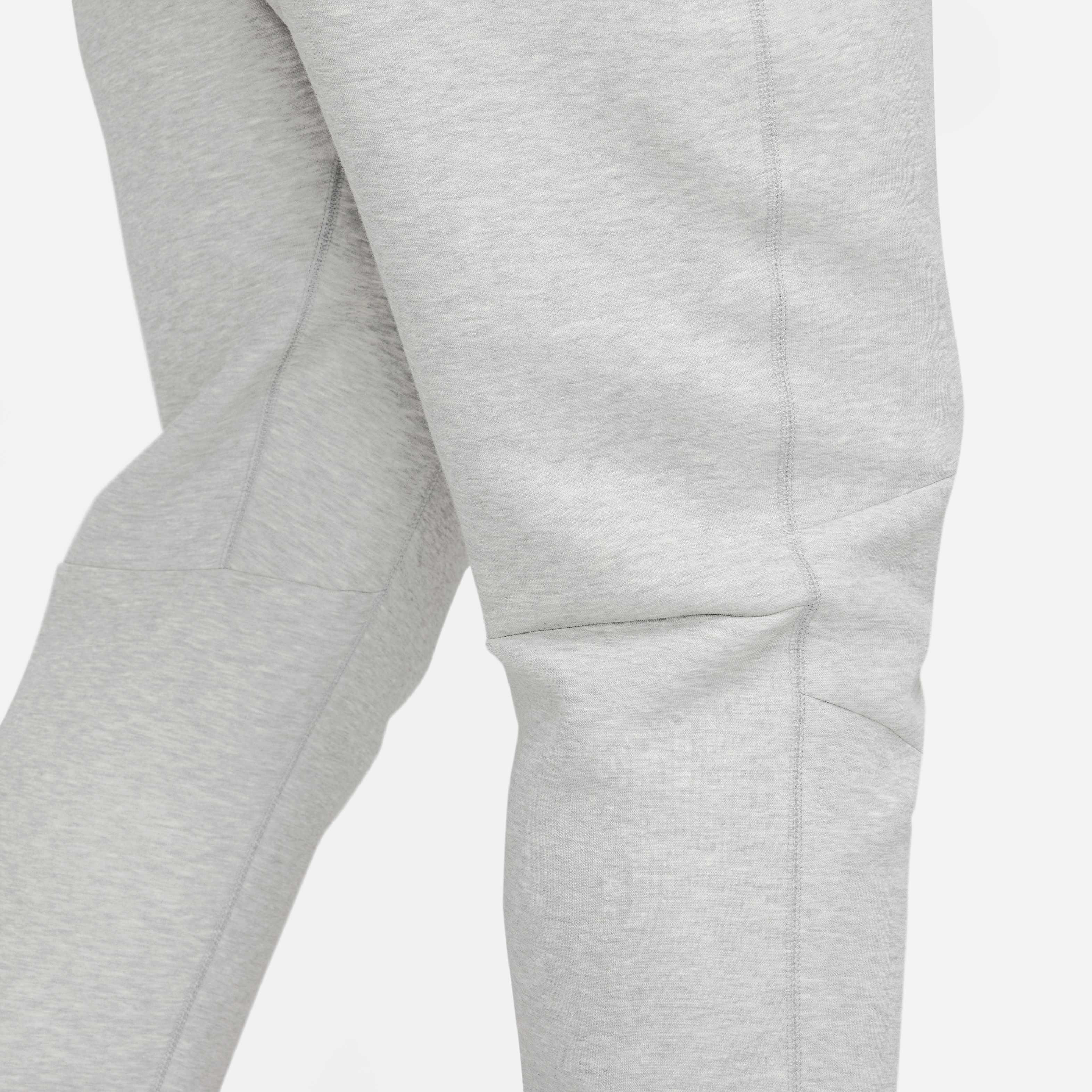 Nike Sportswear Tech Fleece image number 16