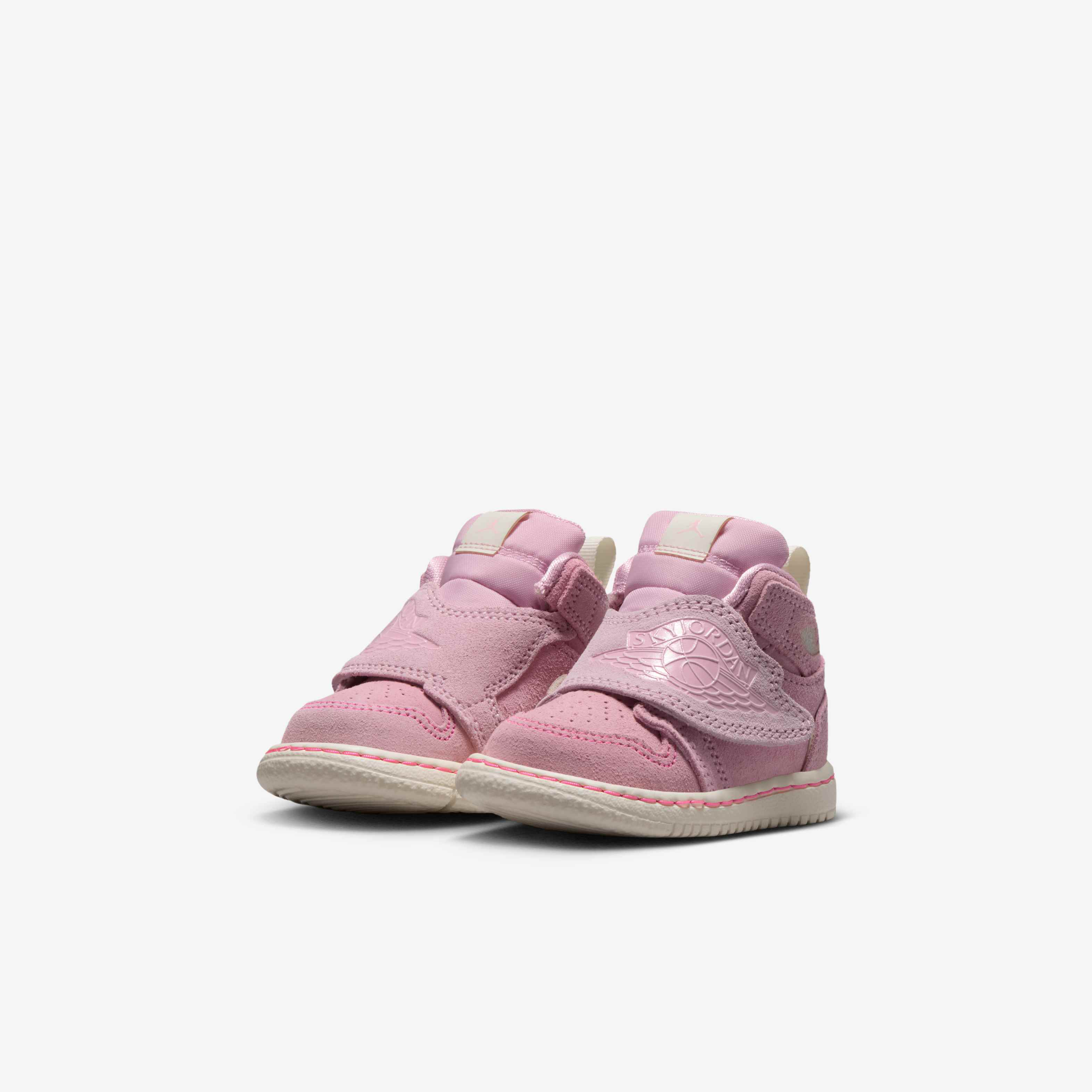 Sky Jordan 1 image number 4