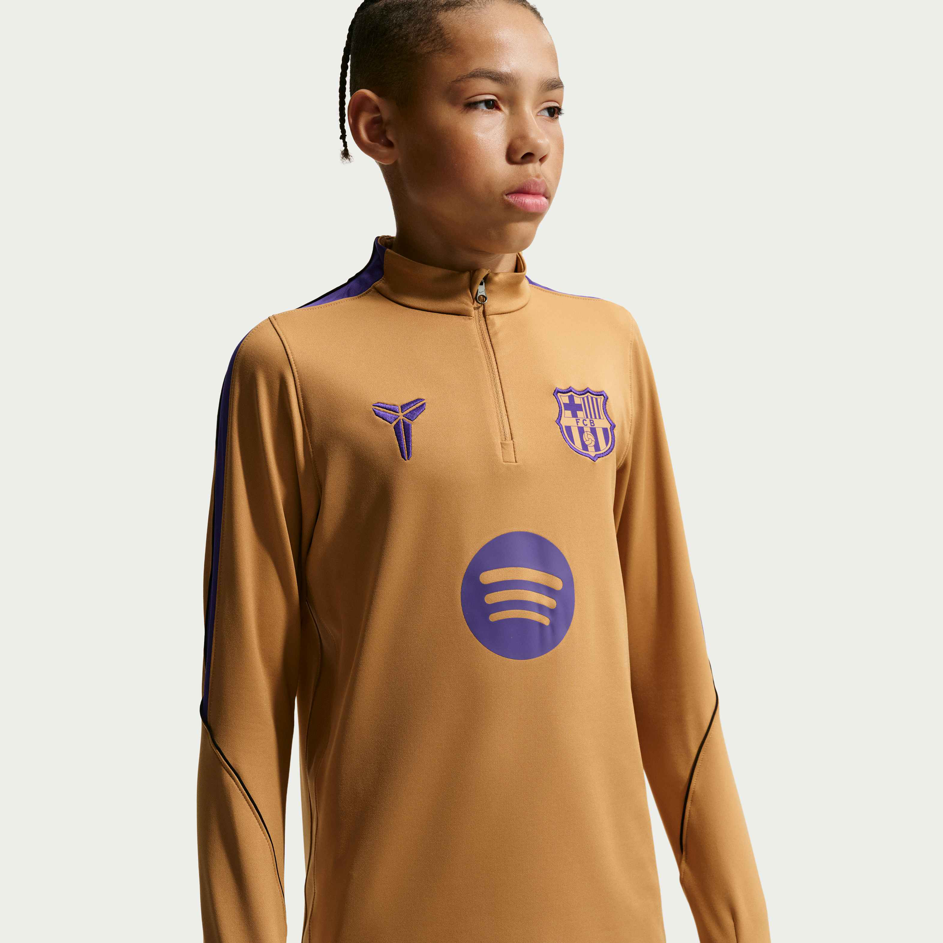 برشلونة سترايك الاحتياطي image number 2