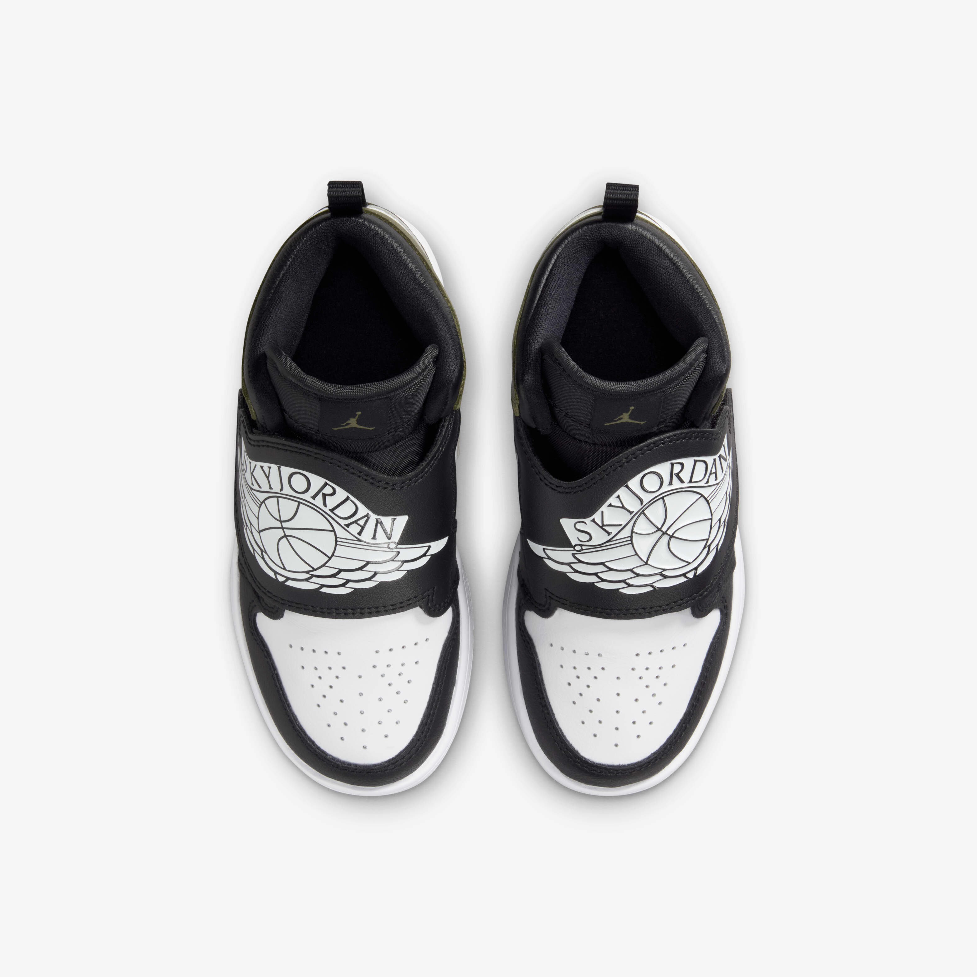 Sky Jordan 1 image number 3