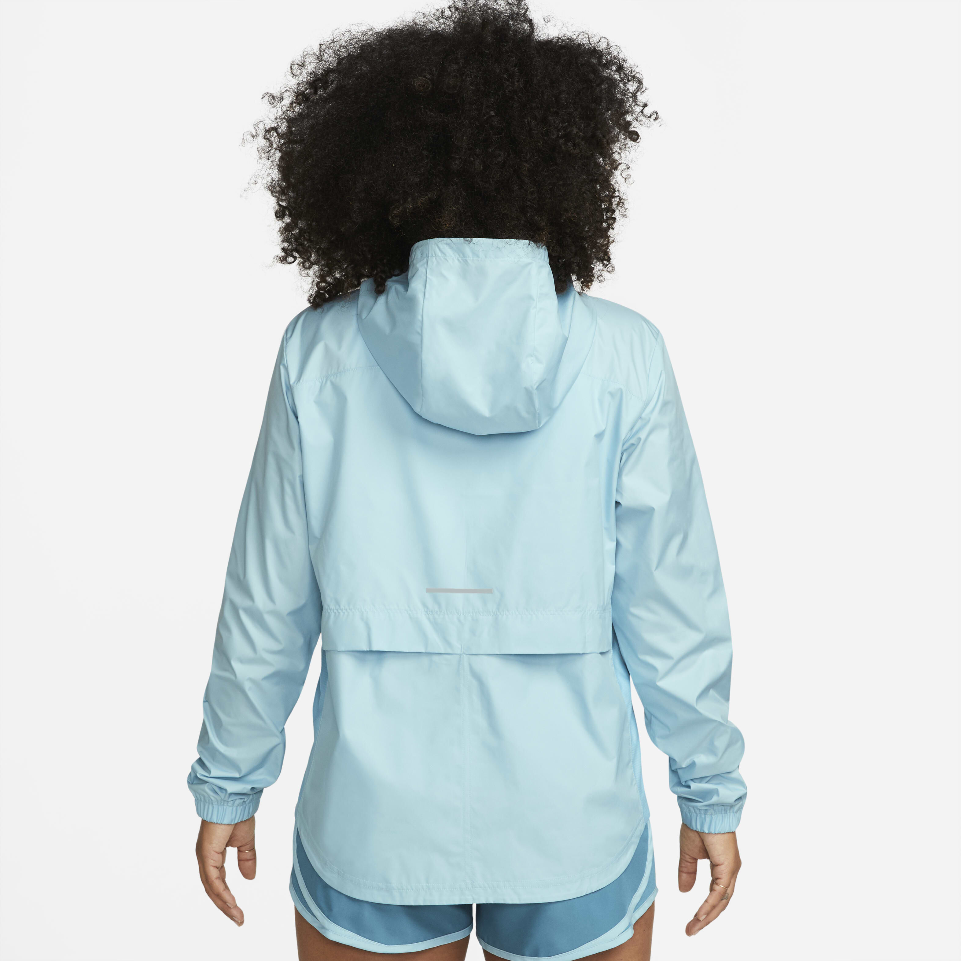 Nike Essential image number 1