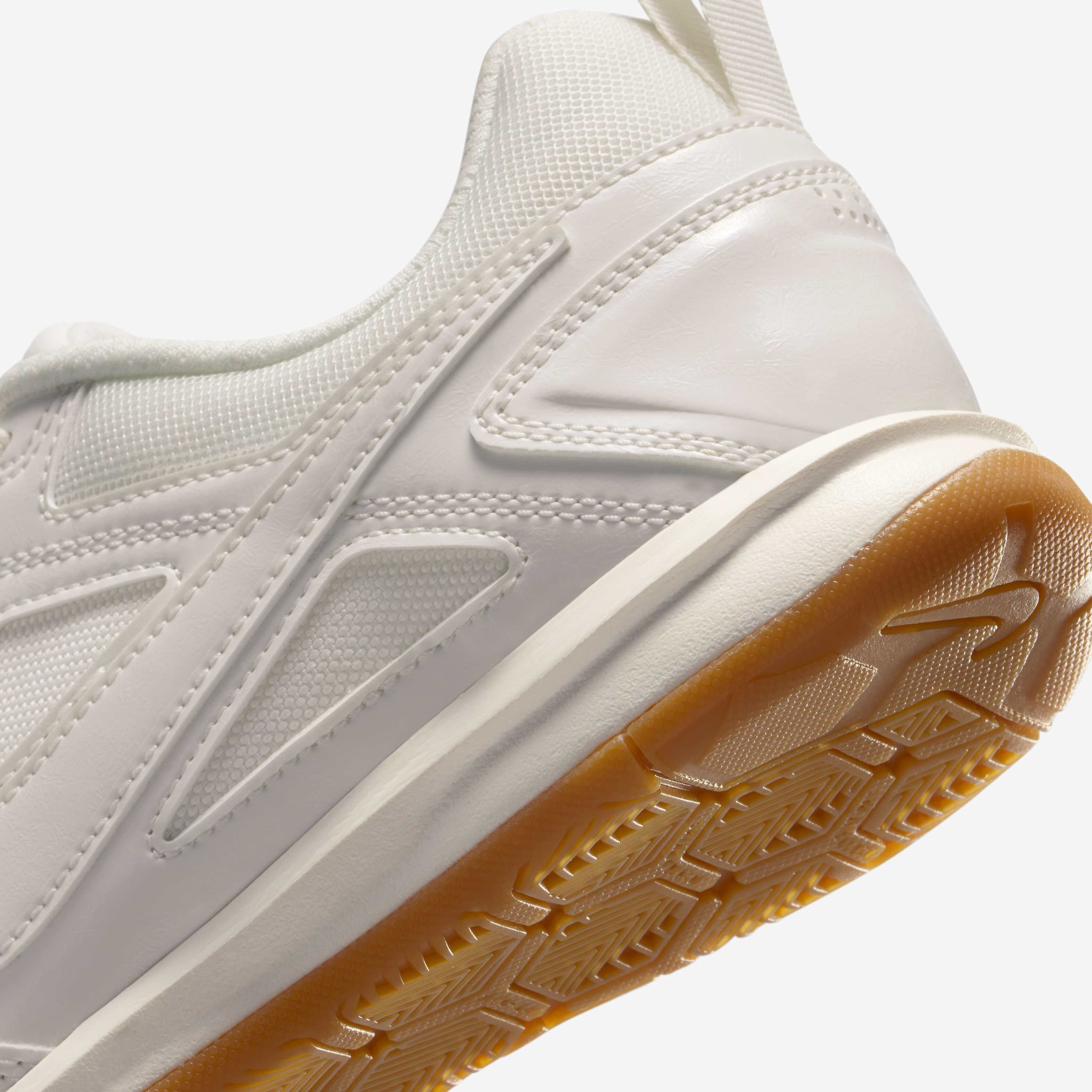 نايكي جاتو LV8 image number 7