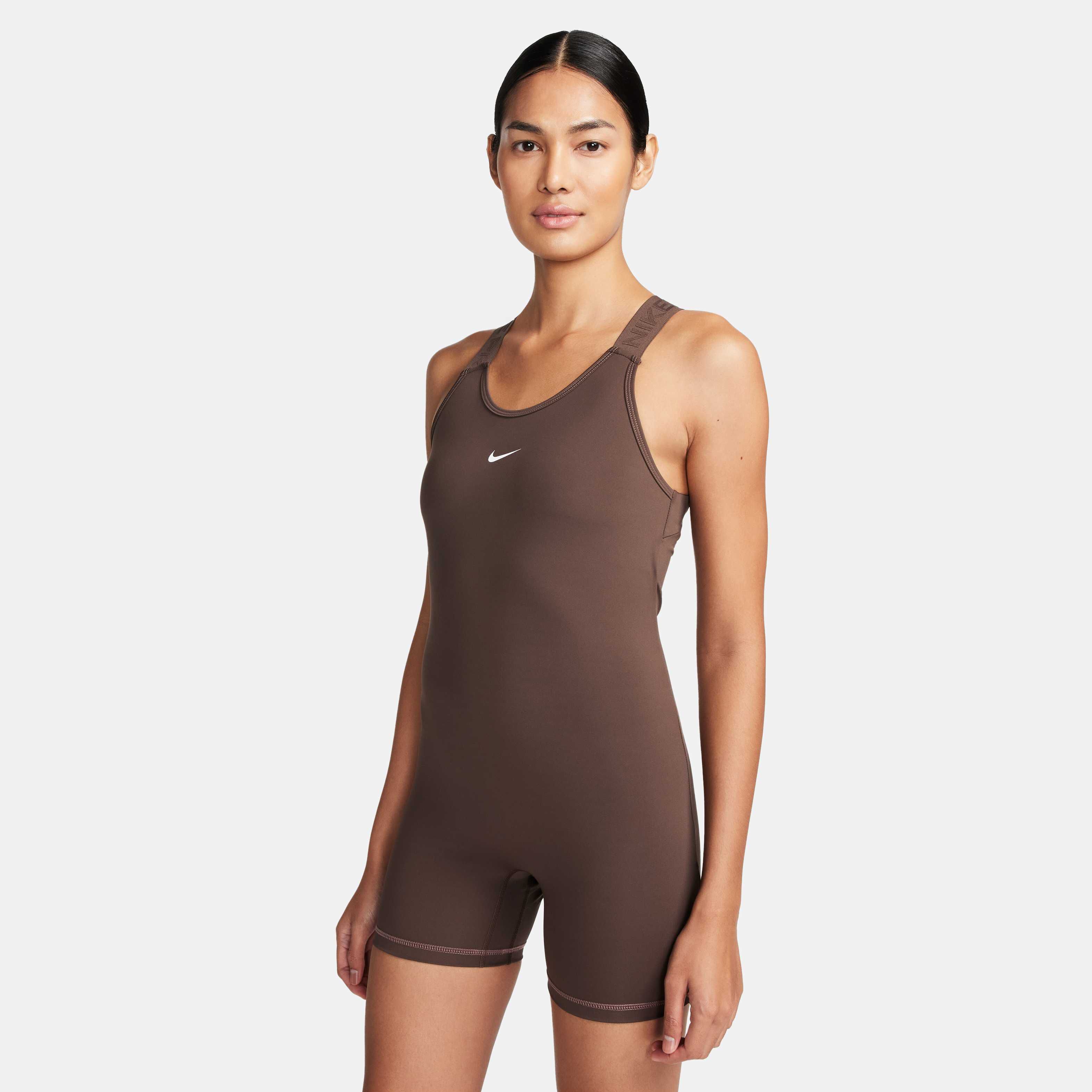 Nike Pro image number 0