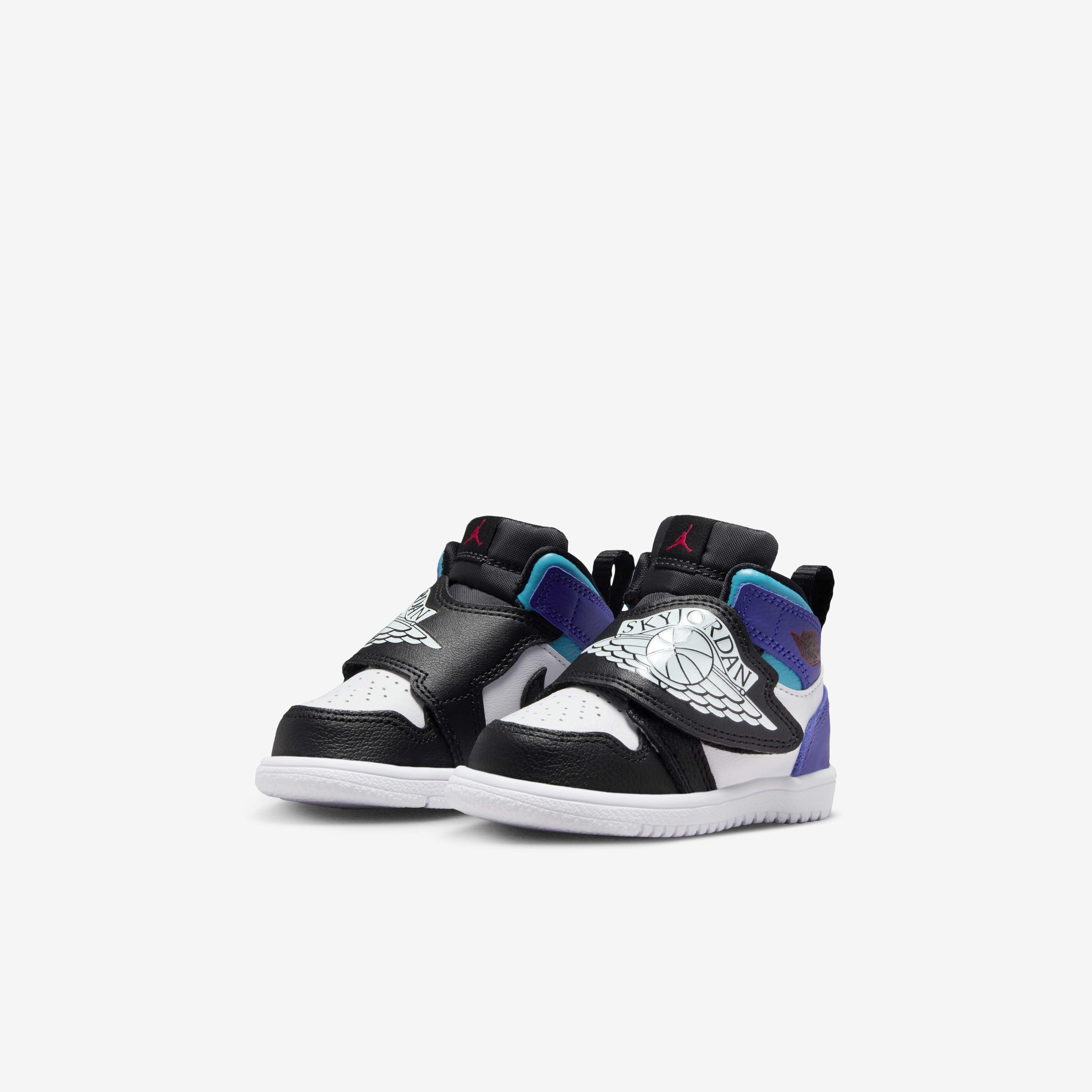 Sky Jordan 1 image number 4