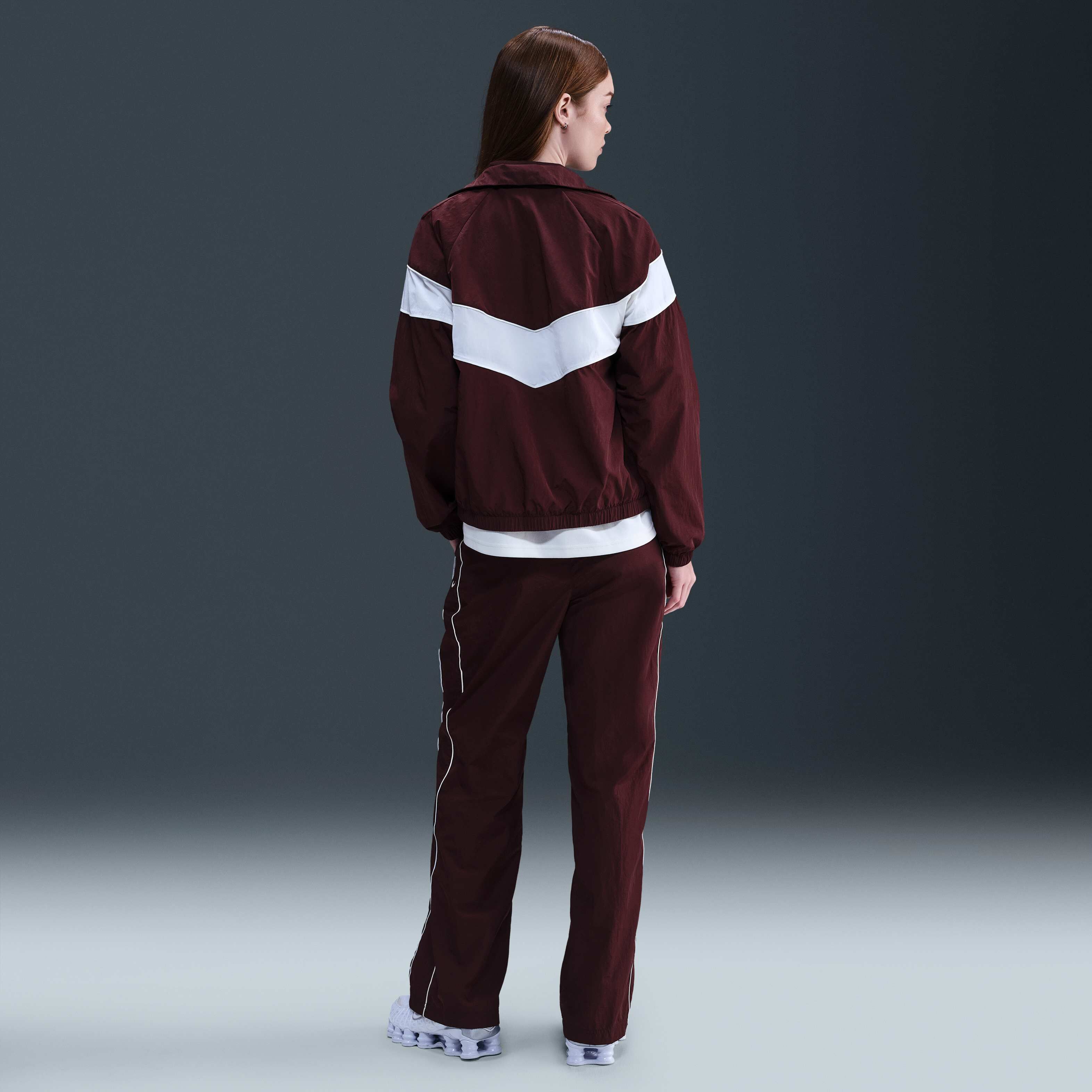 Nike Windrunner image number 3