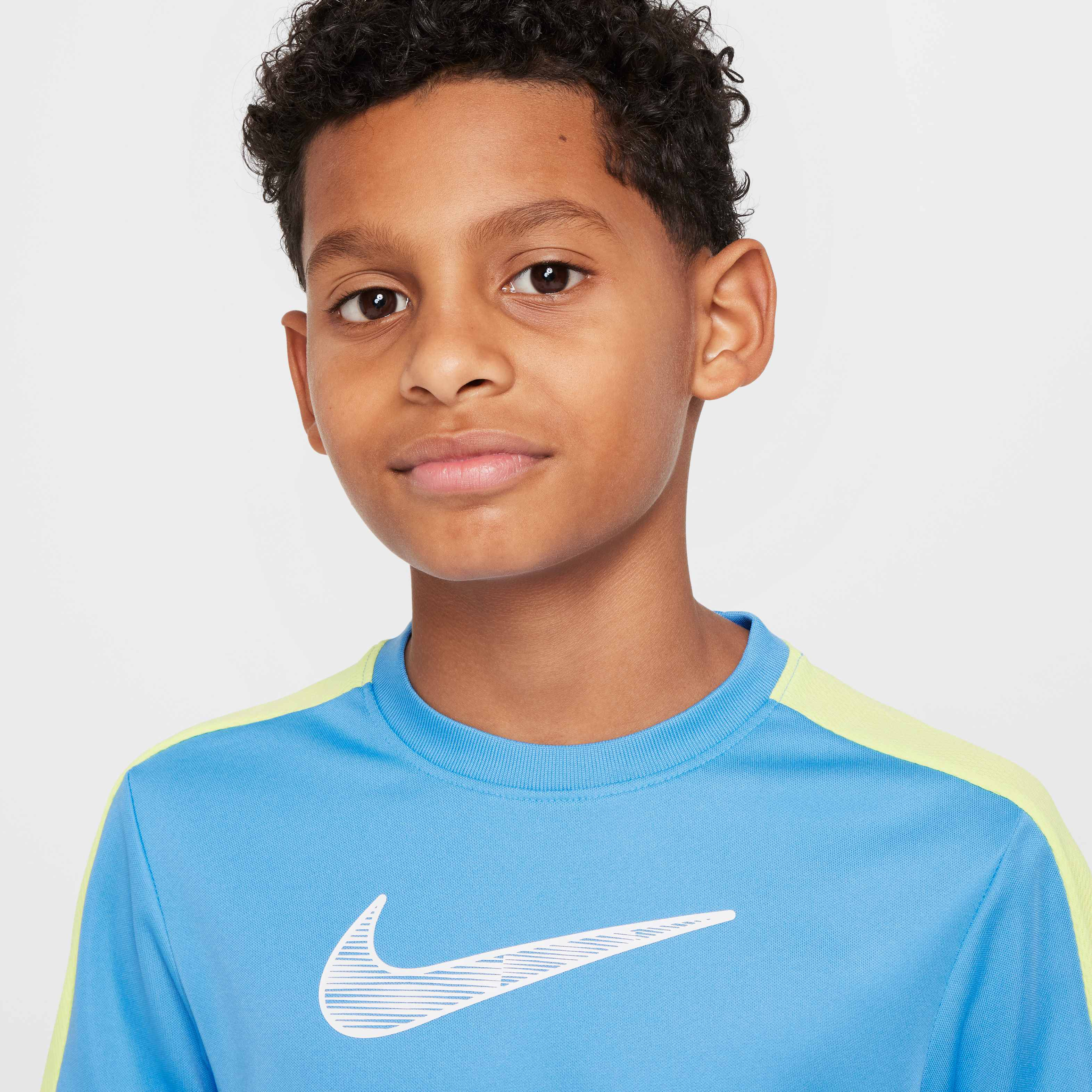 Nike Trophy23 image number 2