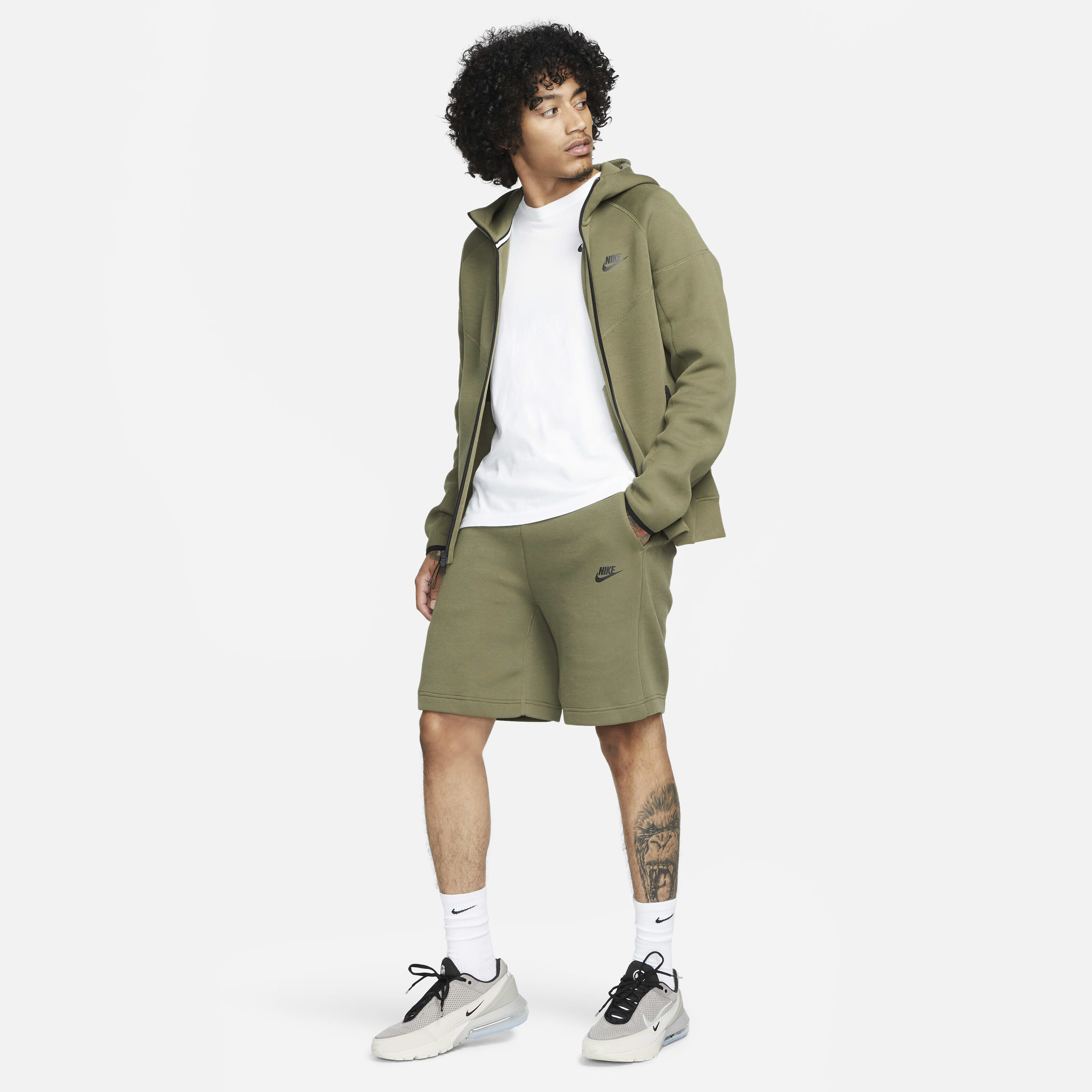 Men nike tech fleece shorts hot sale