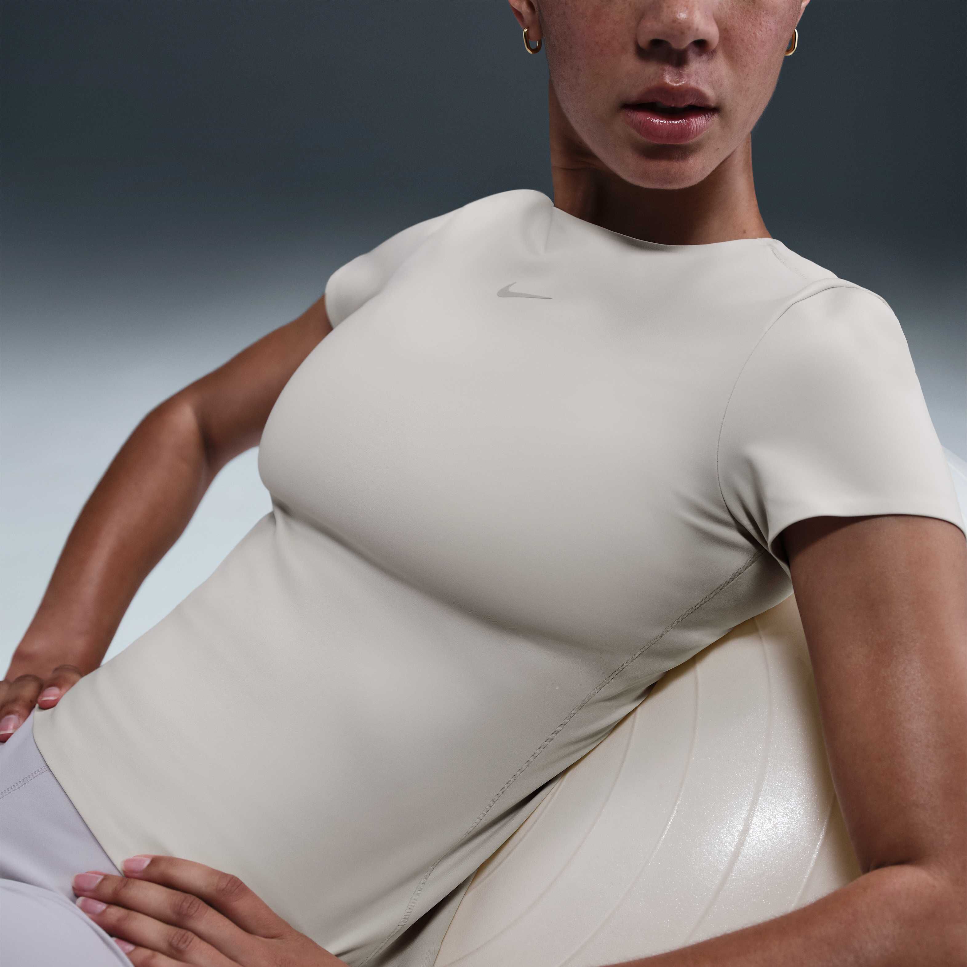 Nike Form image number 2