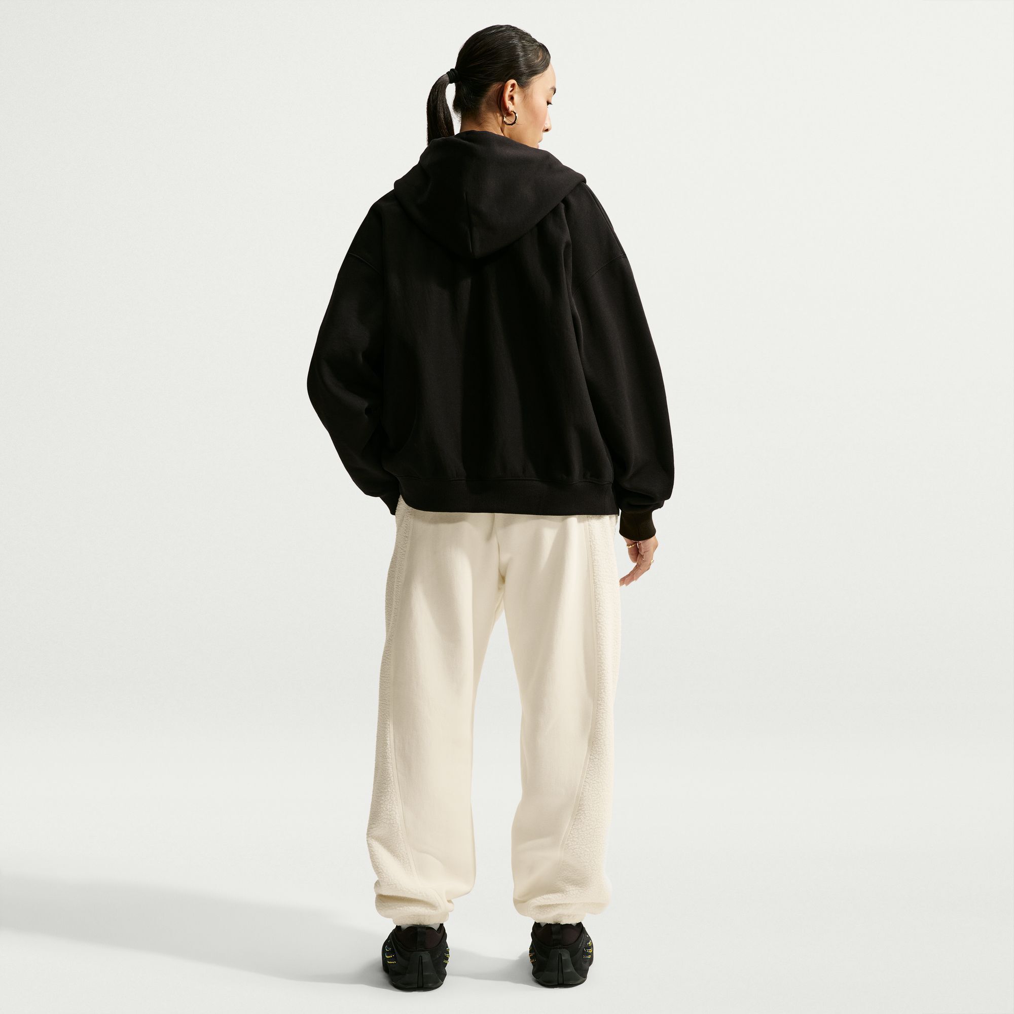 Nike Studio Fleece Heavyweight Plush image number 1