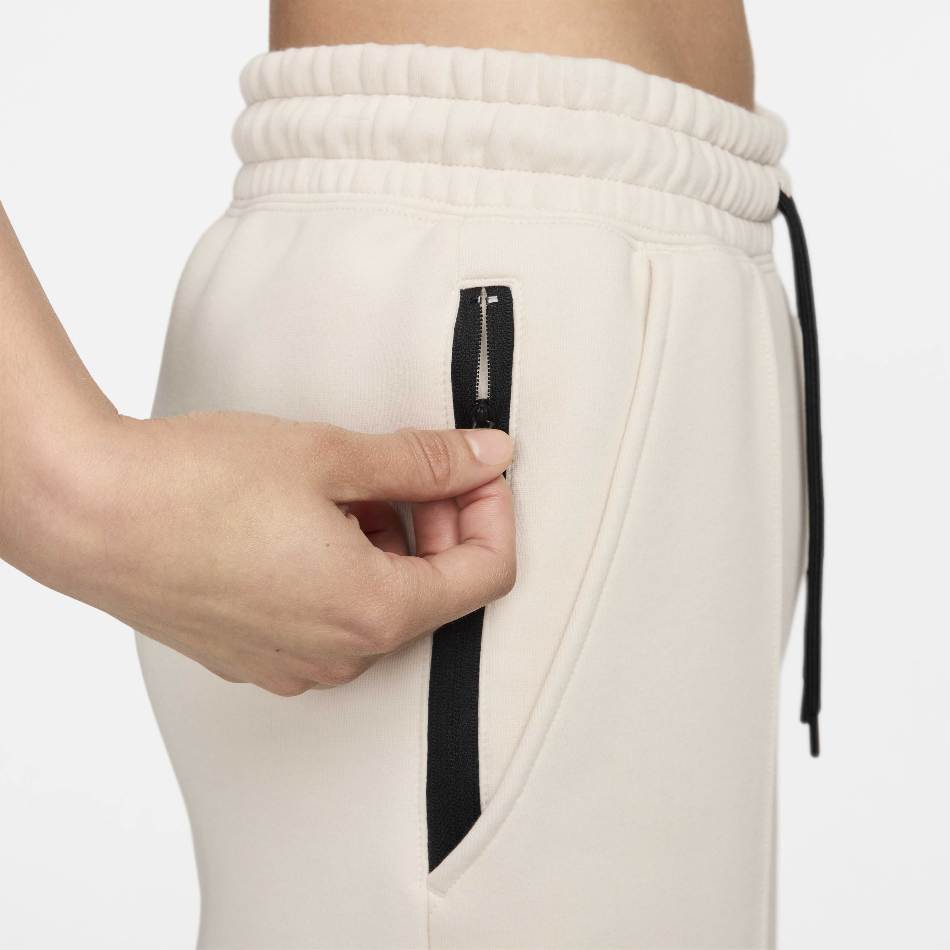 Nike Sportswear Tech Fleece image number 6