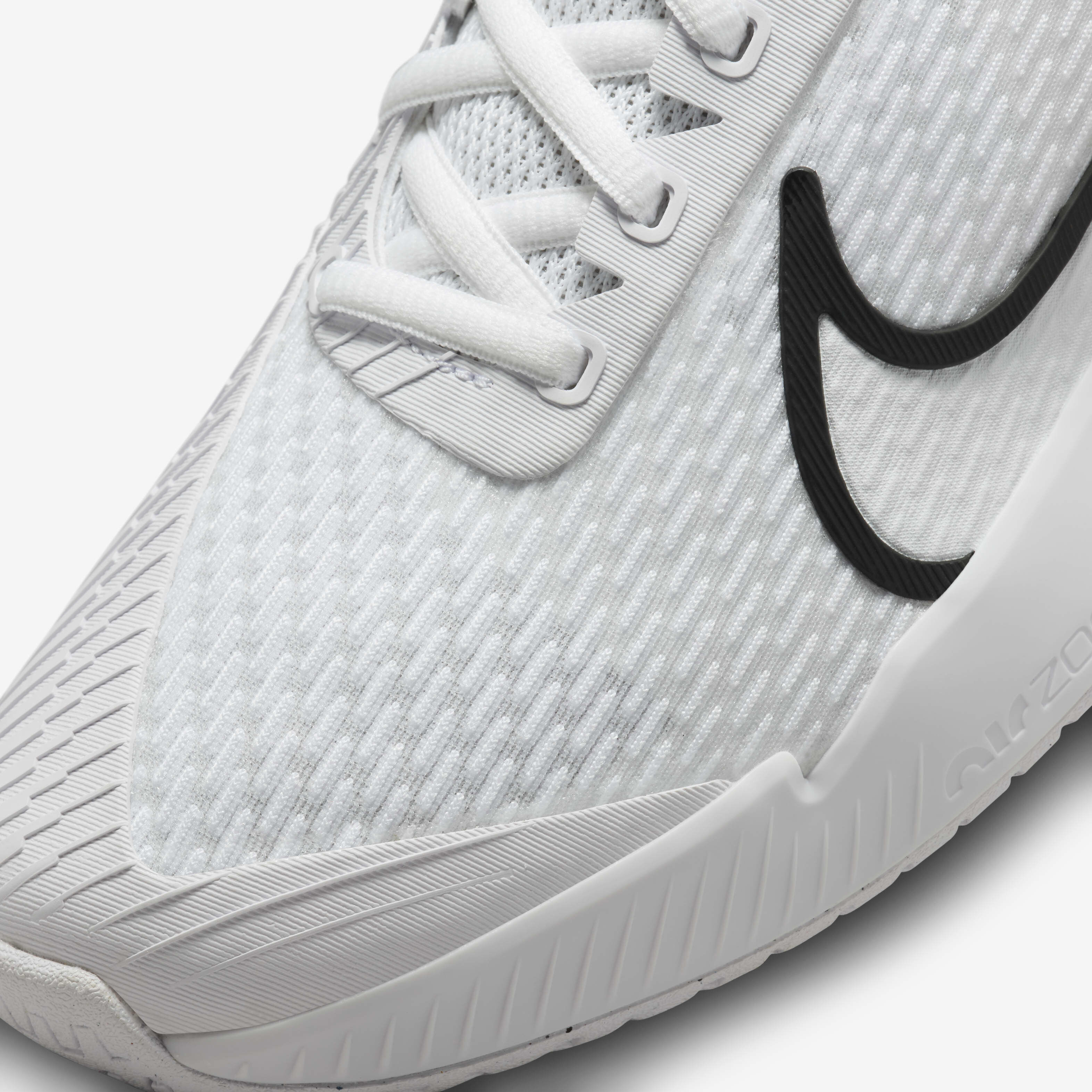 Ladies nikes 218 store