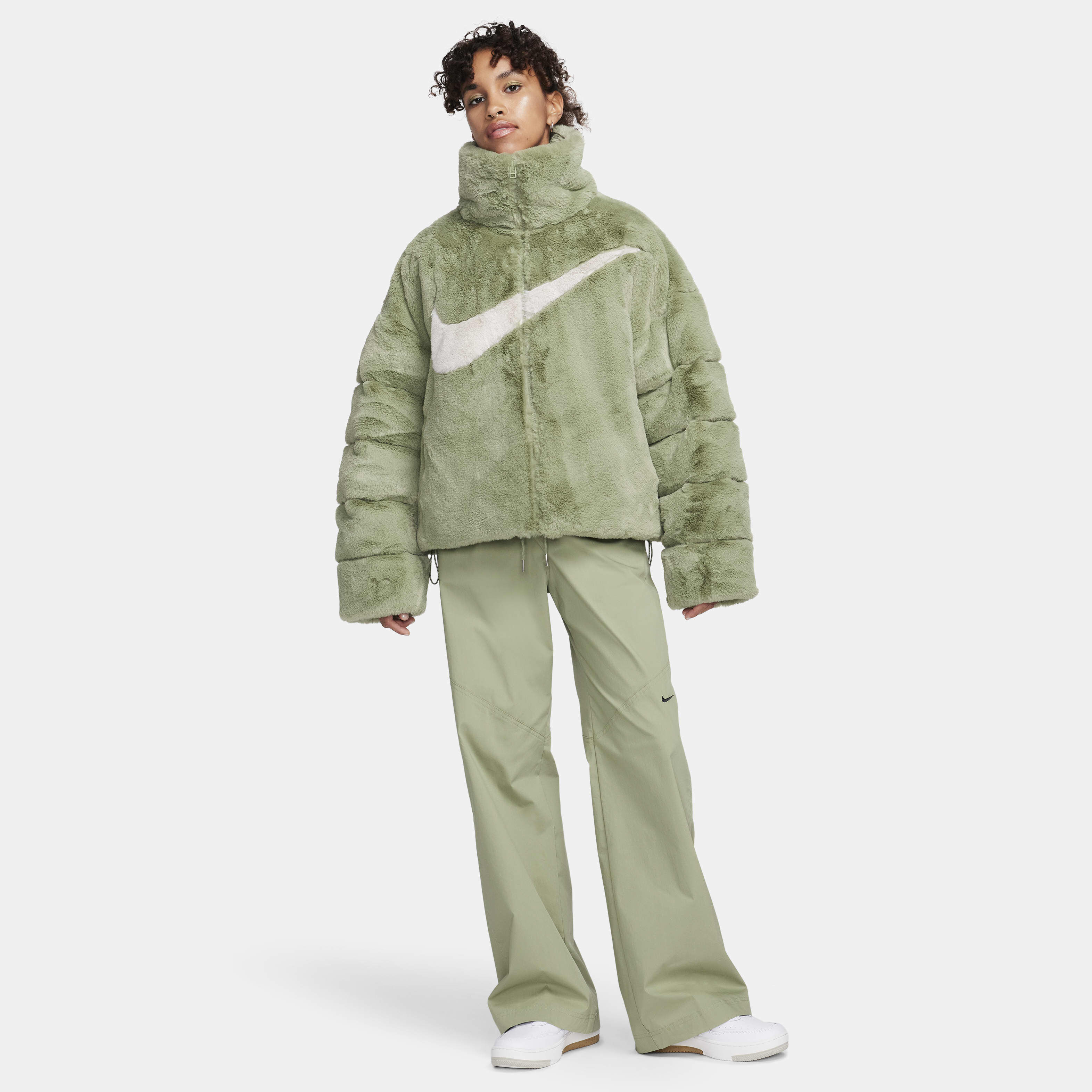 نايكي سبورتسوير ايسنشال image number 6