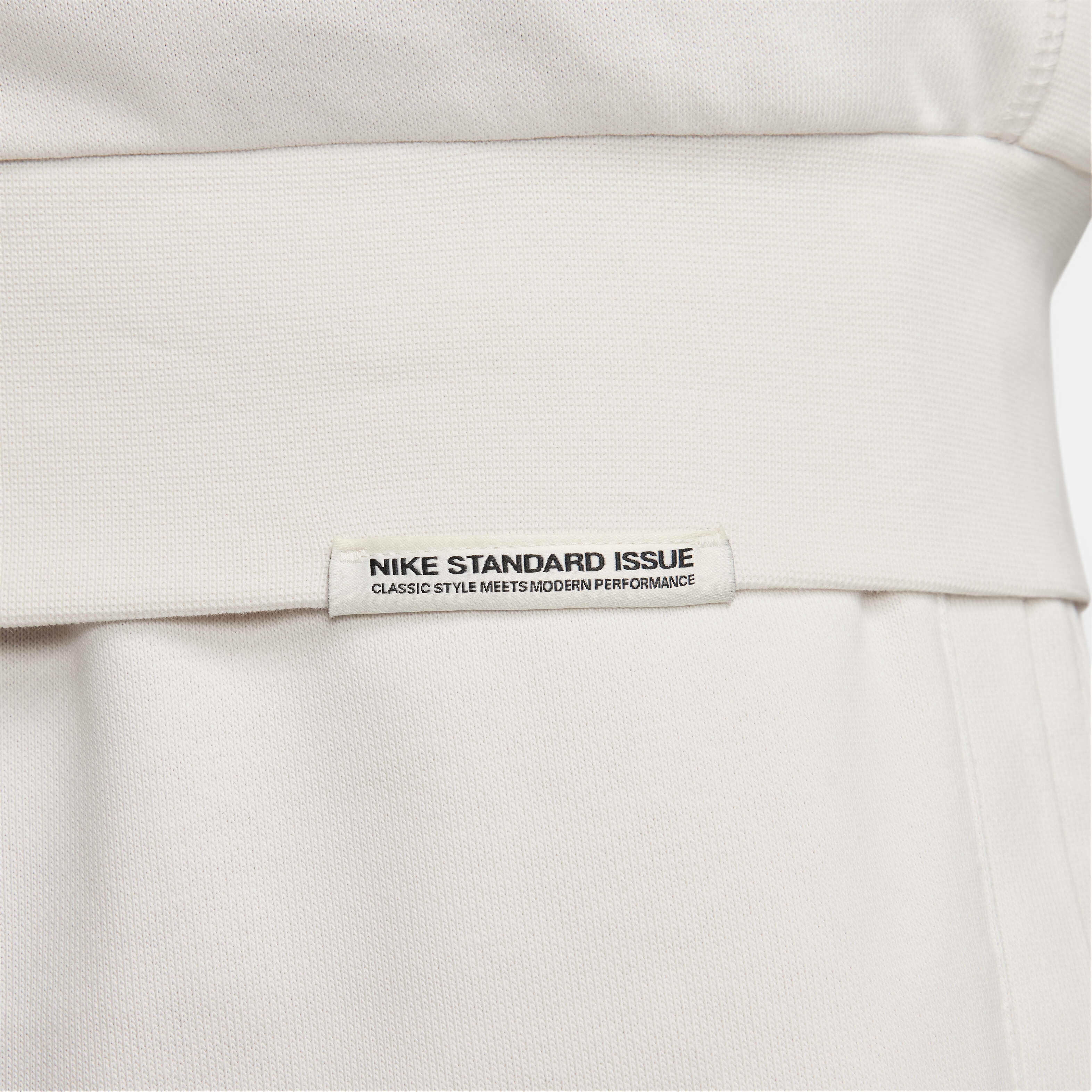 Nike Standard Issue image number 7