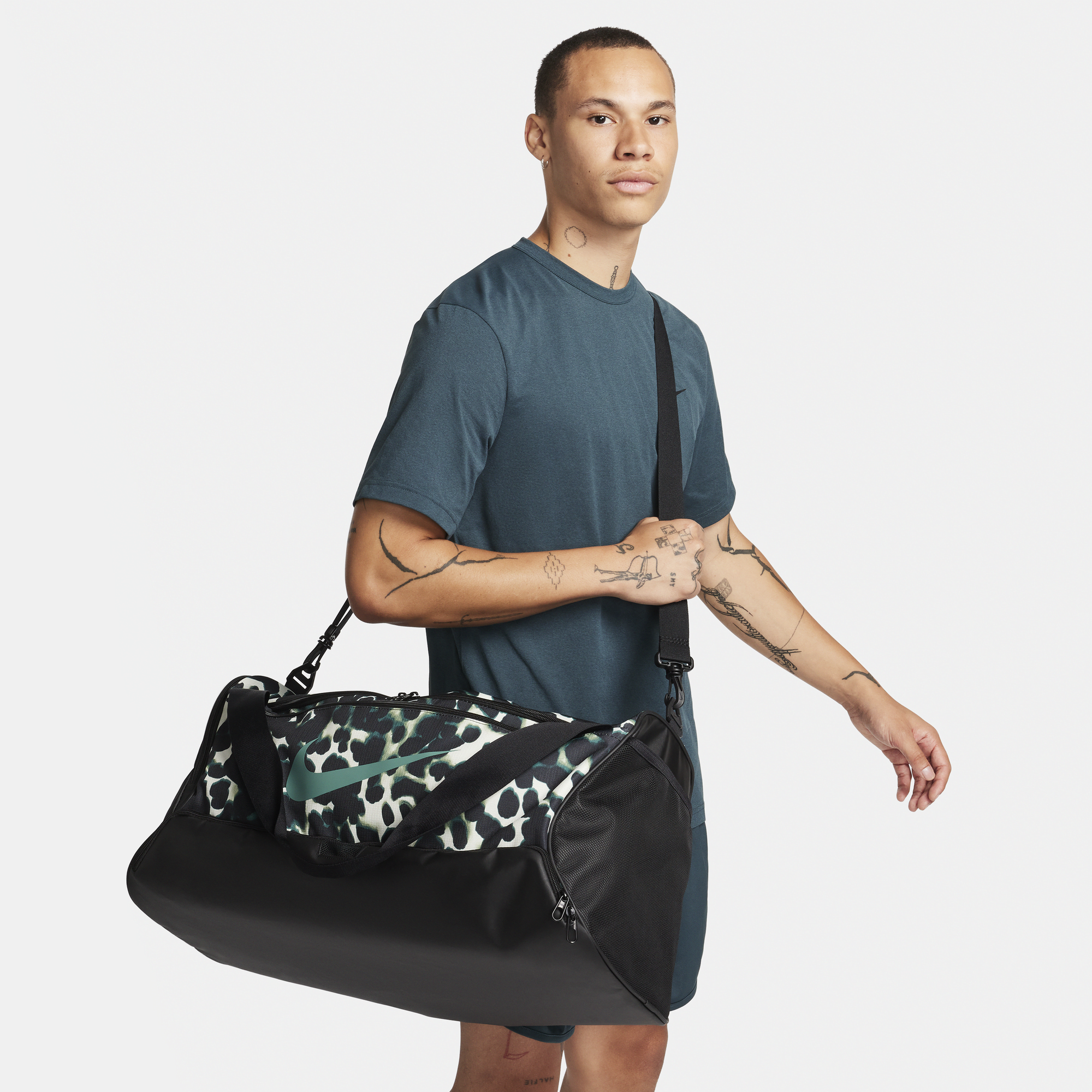 Nike duffel bag medium outlet