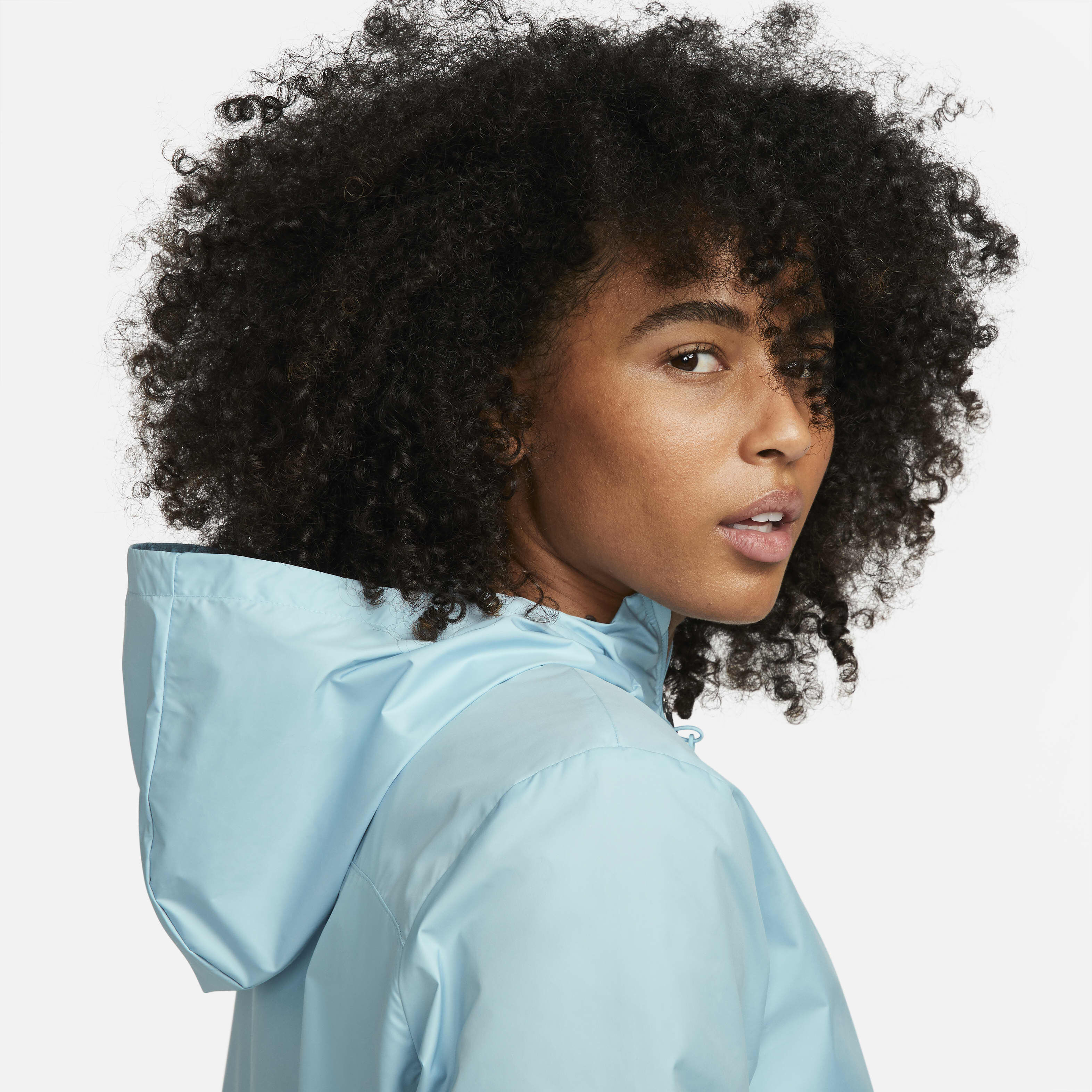 Nike Essential image number 4