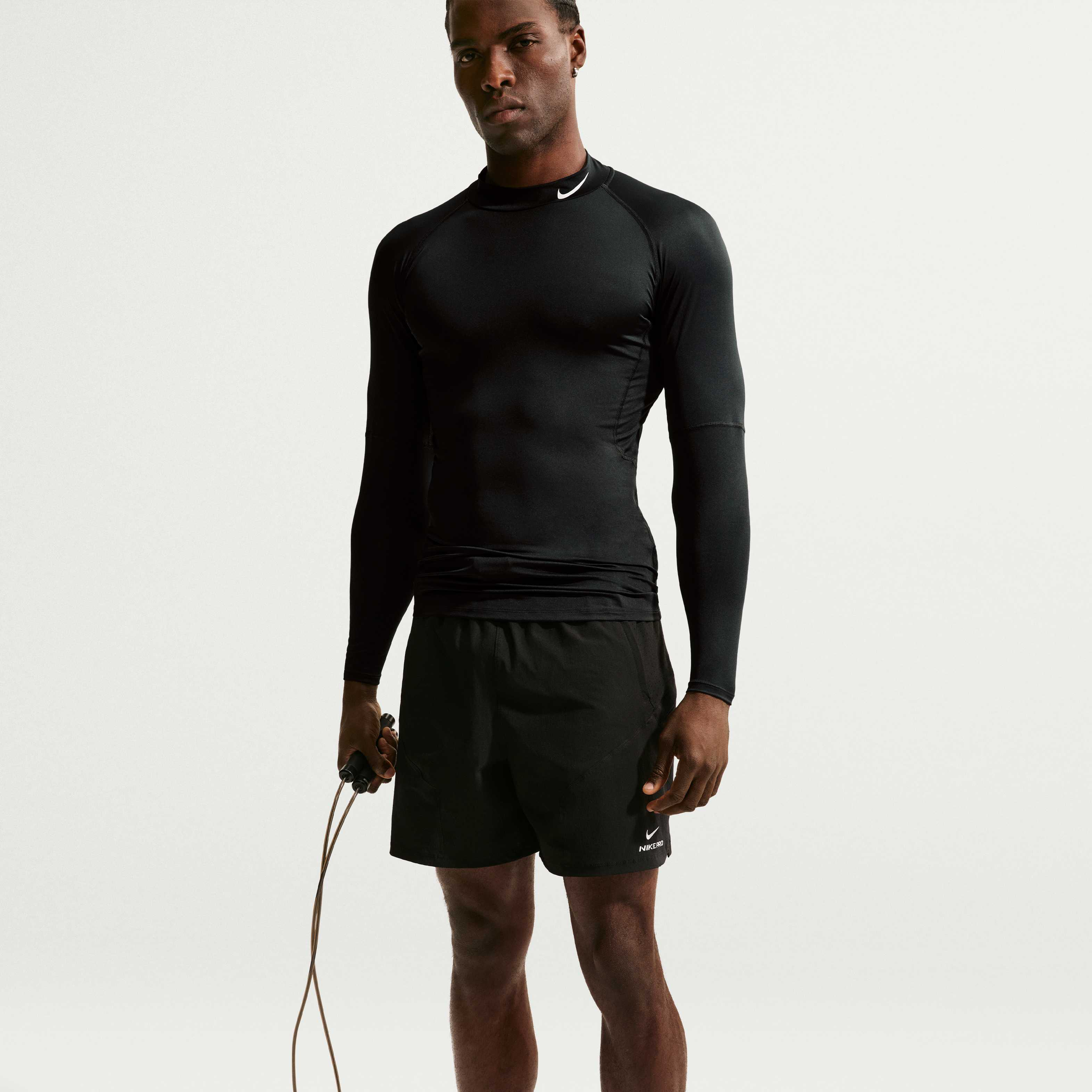 Nike Pro image number 2