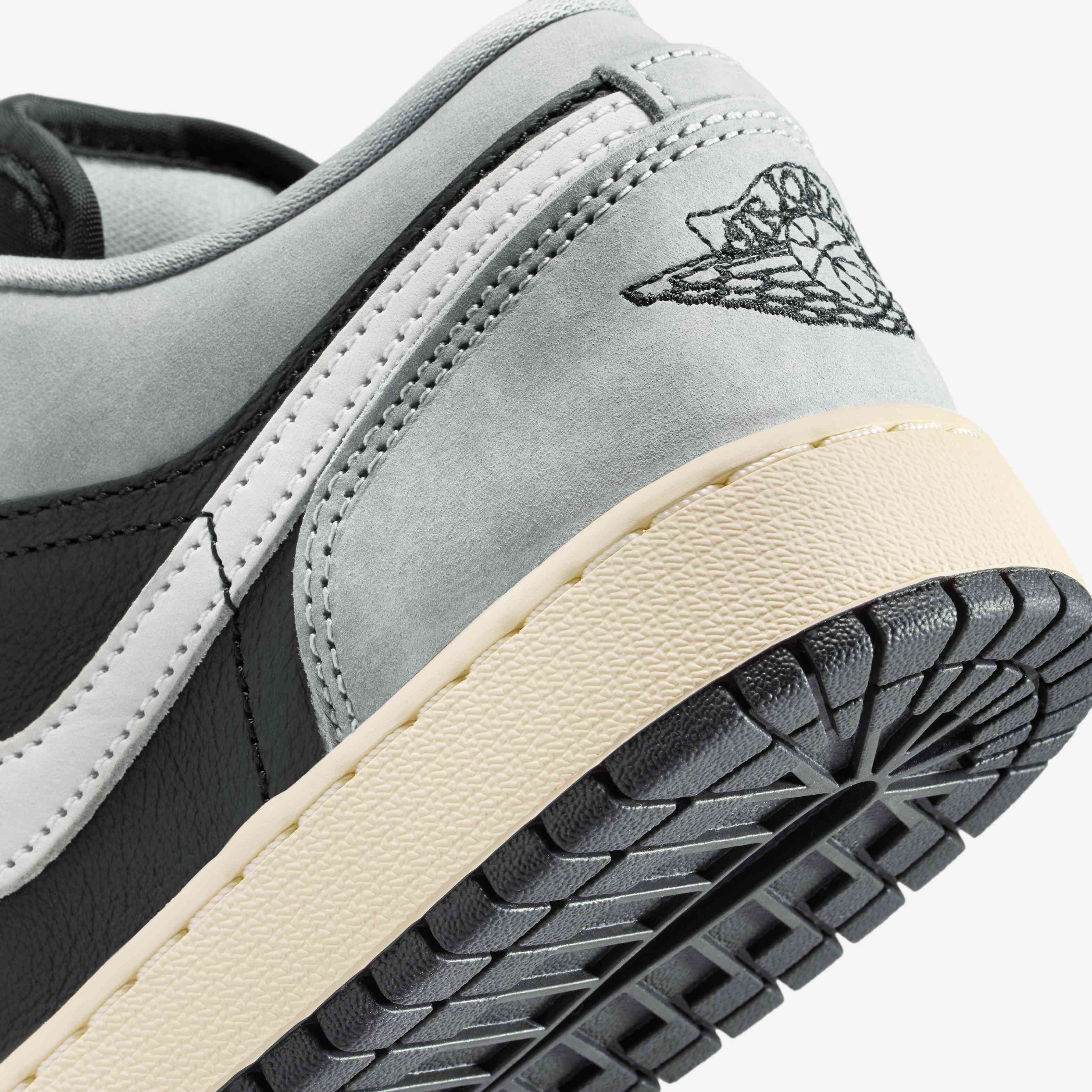 Air Jordan 1 Low SE image number 7