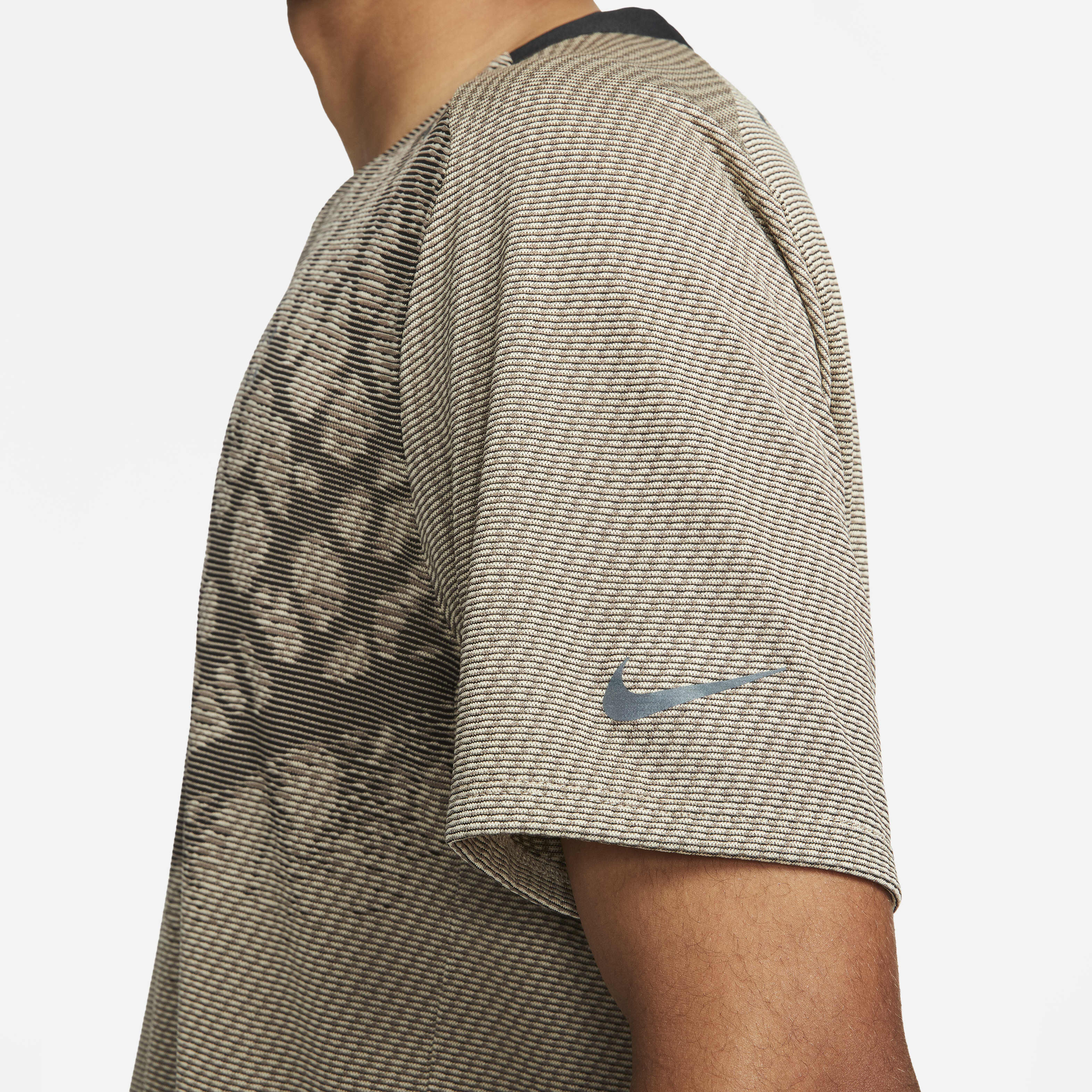 Nike Dri-FIT ADV Run Division TechKnit image number 3