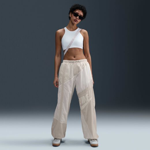 Perfect pant-Nike, Nike Sportswear, Women's Mid-Rise Loose Woven Open-Hem Trousers