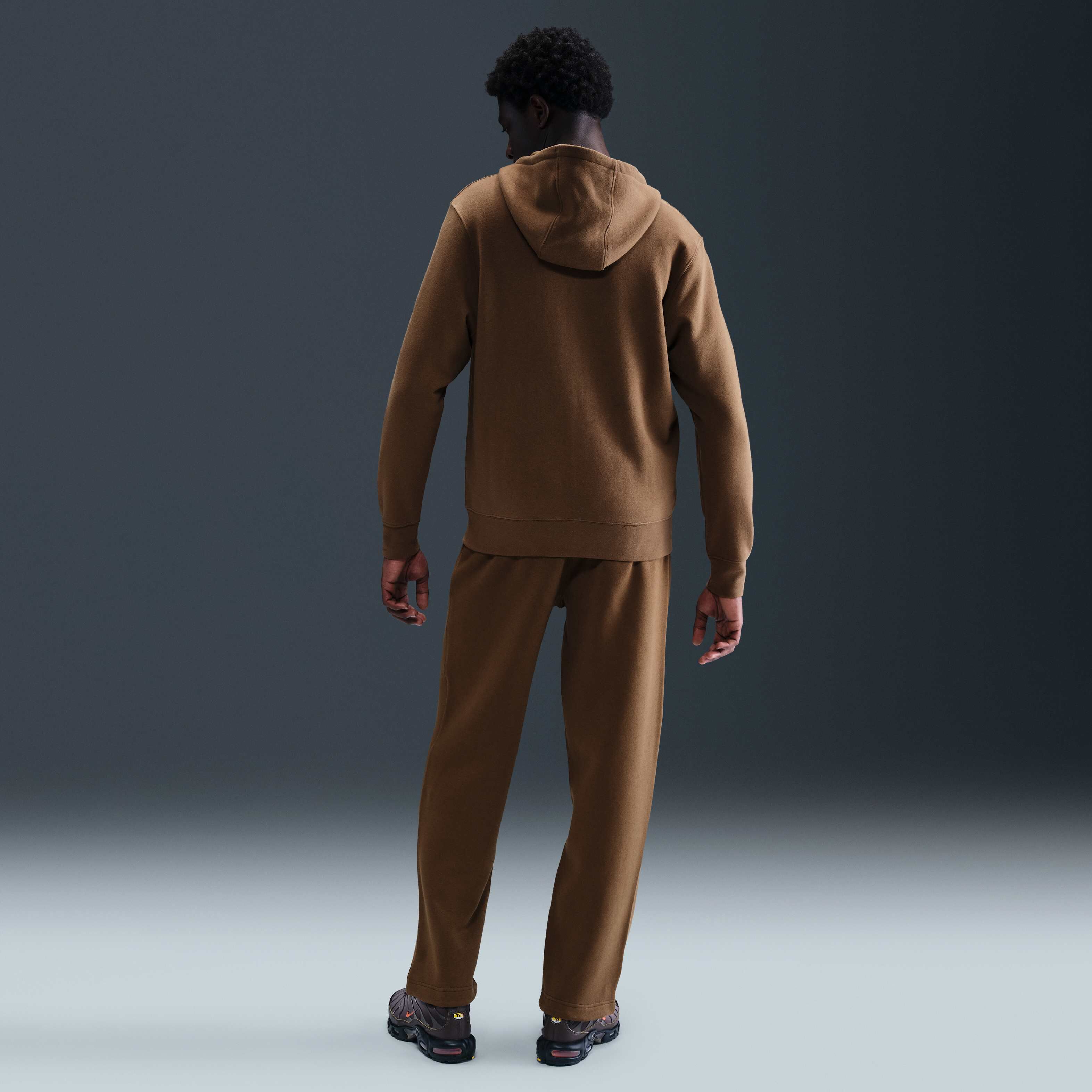 نايكي سبورتسوير كلوب image number 3