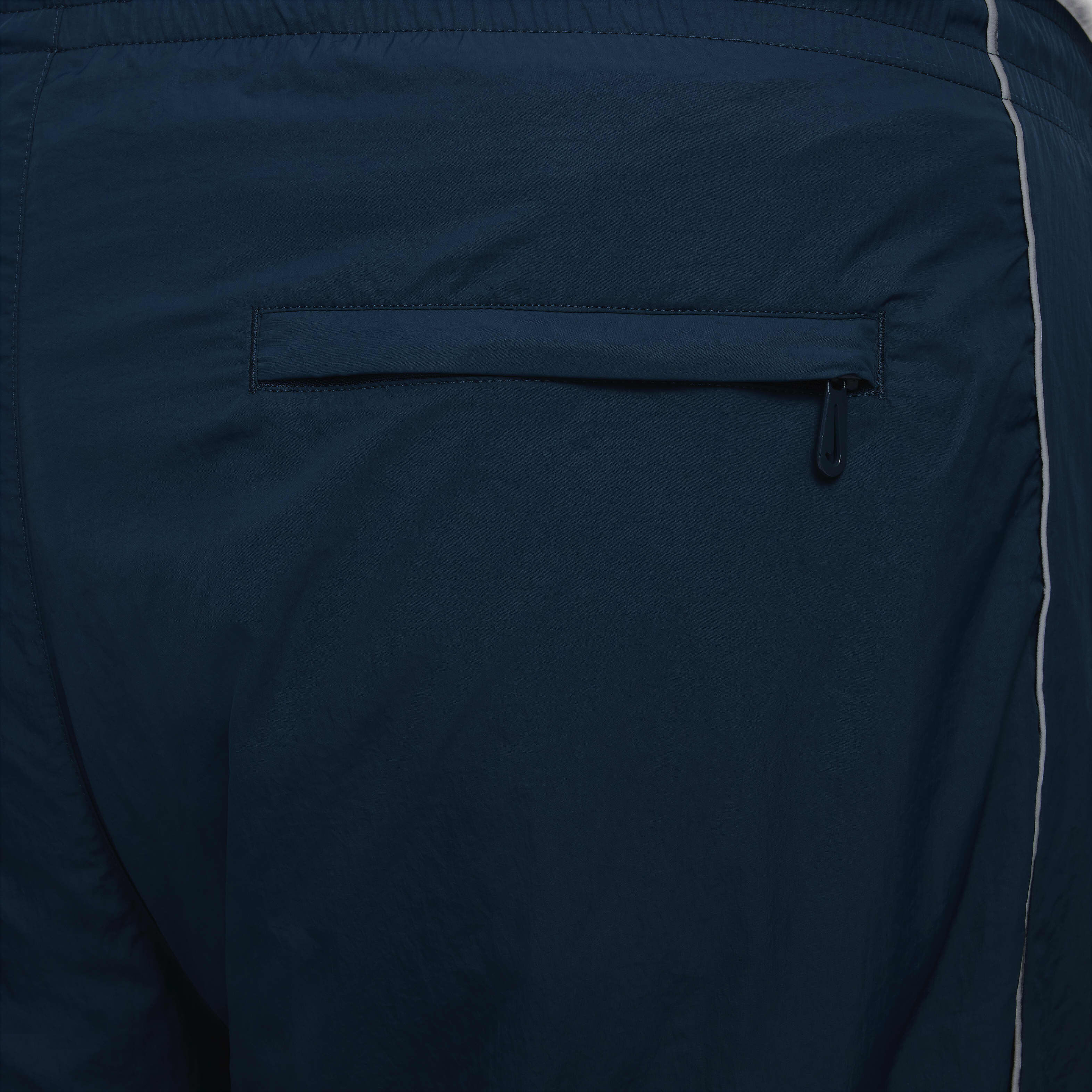 Nike Solo Swoosh image number 16