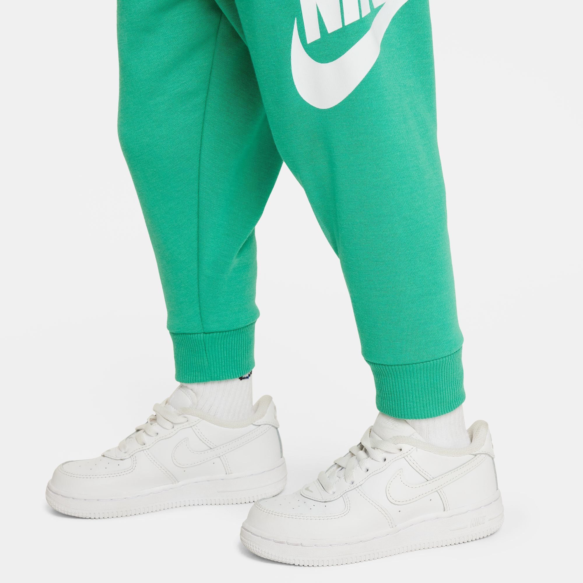 Nike Sportswear Club French Terry Joggers image number 2