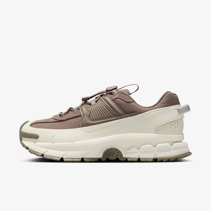 Buy Nike Zoom Vomero Roam Women's Winterized Shoes - Light Buy Nike Zoom Vomero Roam Women's Winterized Shoes - Light