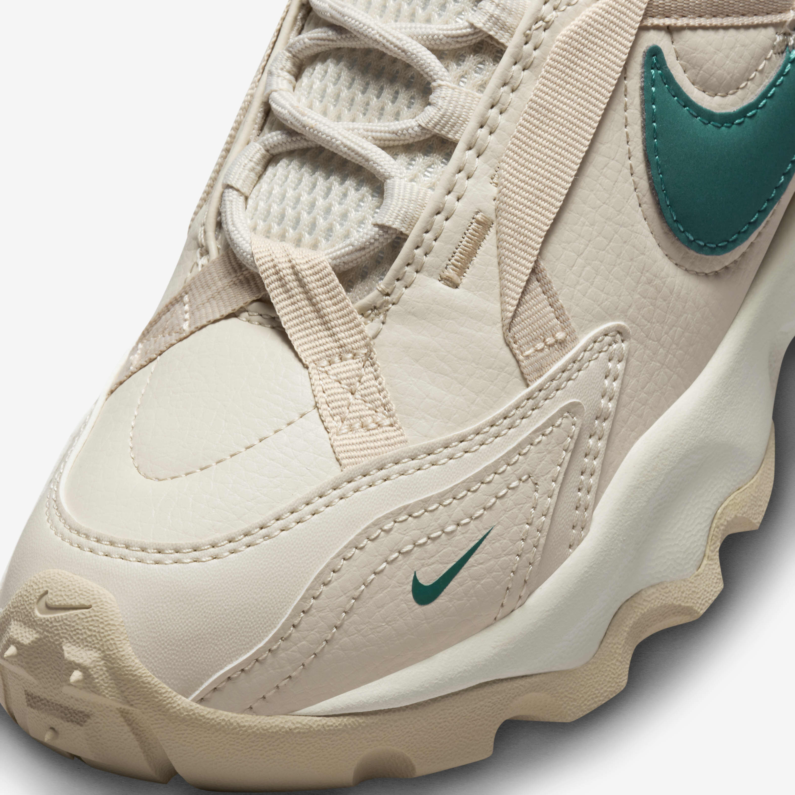 Buy Nike TC 7900 Women's shoes - Light Orewood Brown/Sand