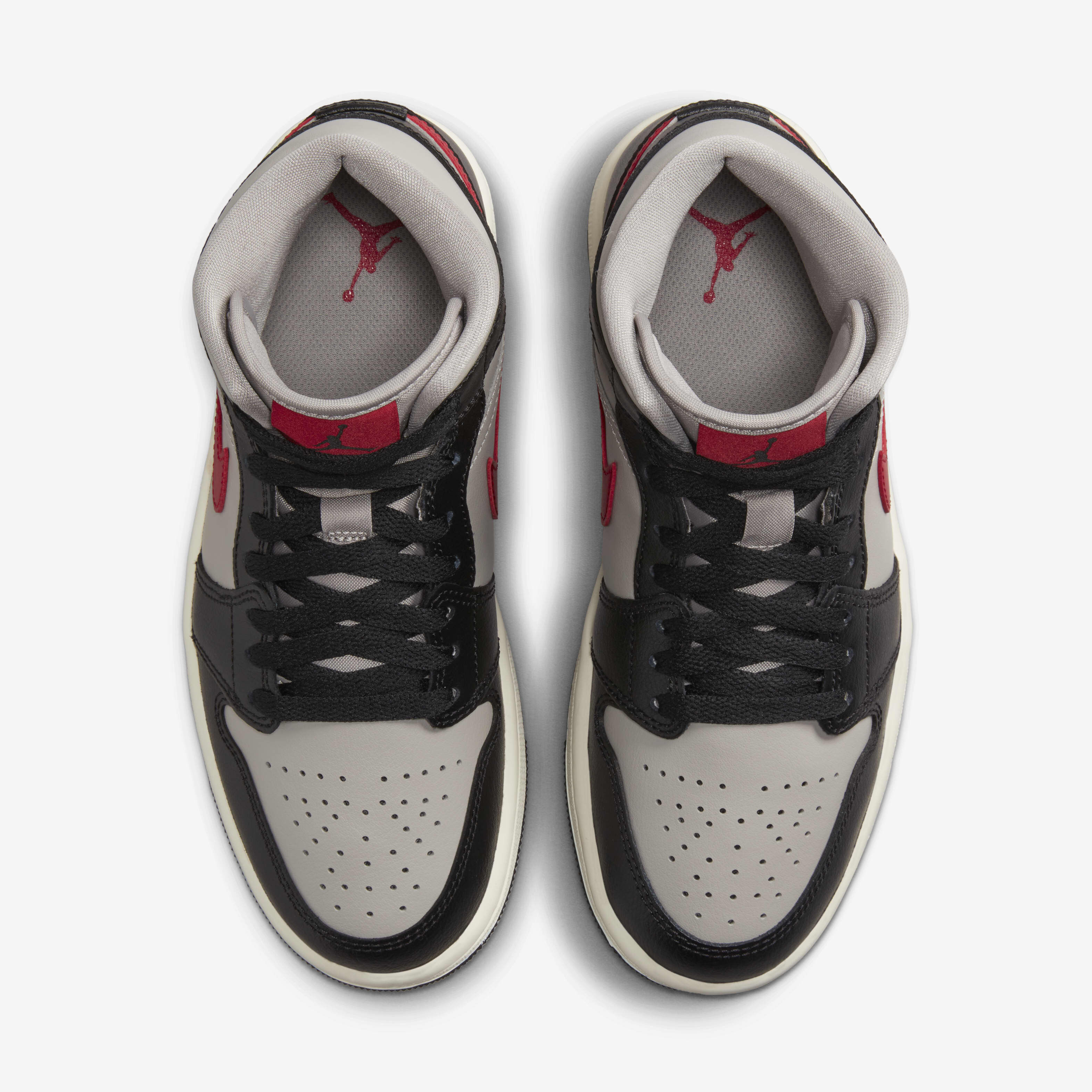 Air Jordan 1 Mid image number 3