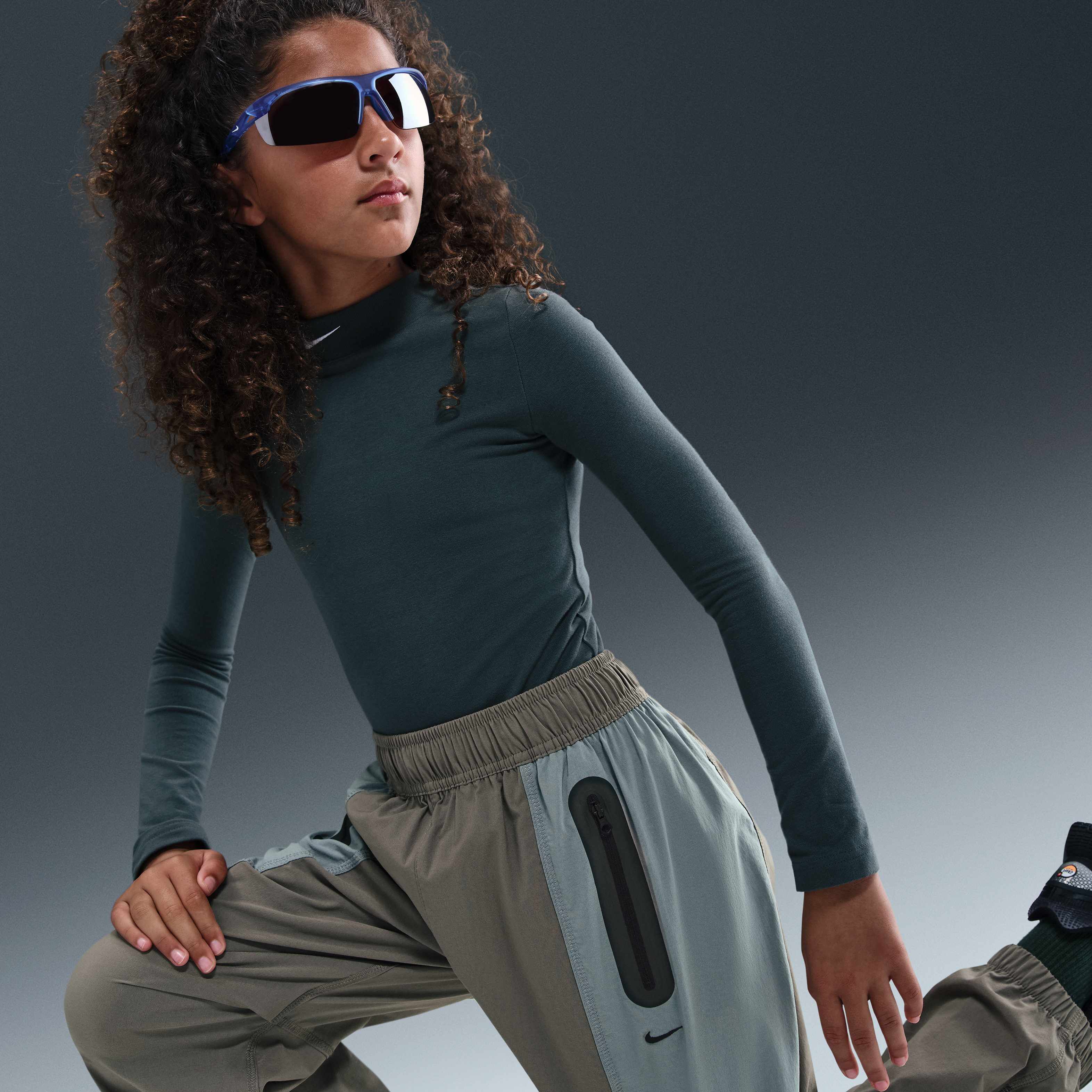 نايكي تك image number 4