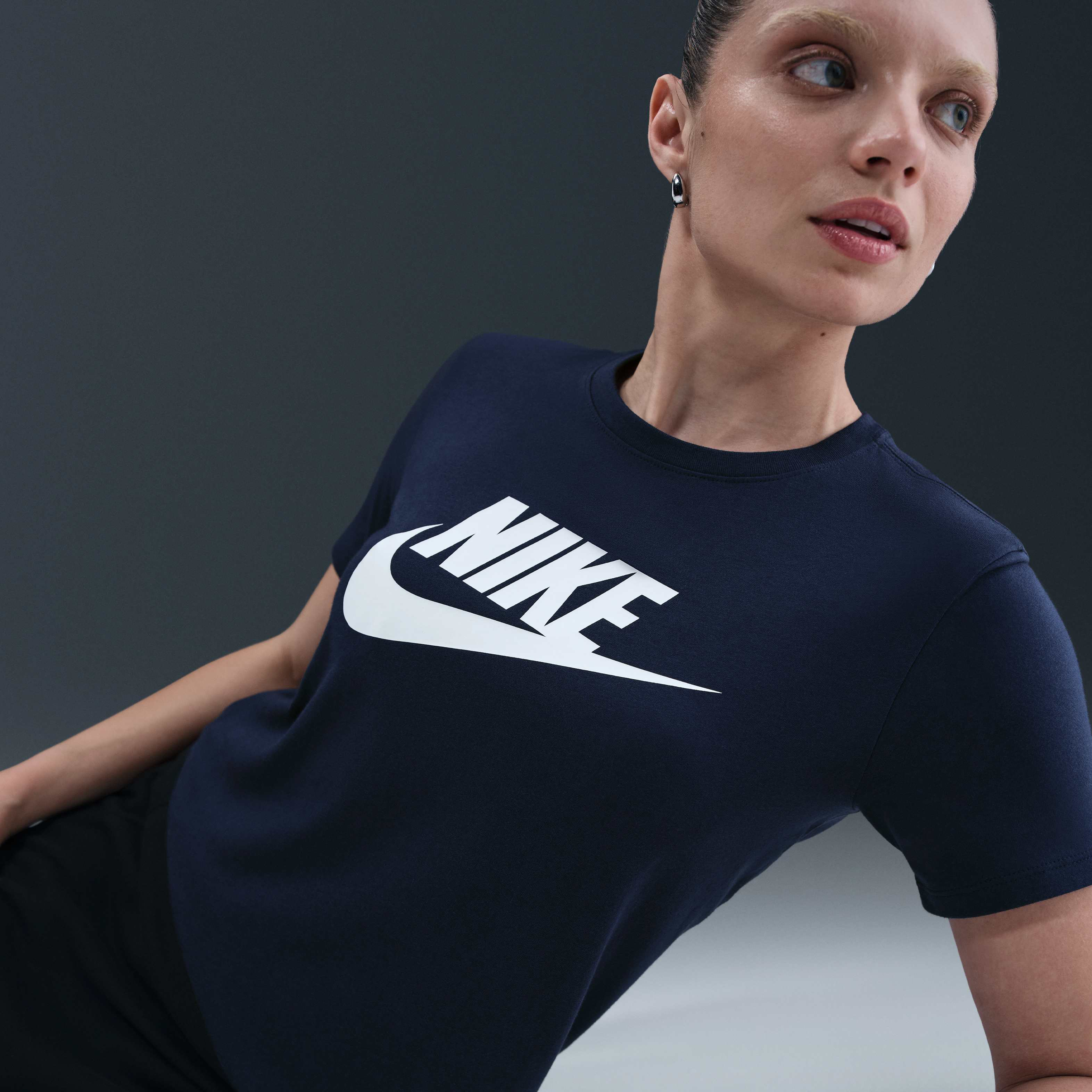 Nike Sportswear Essentials image number 2