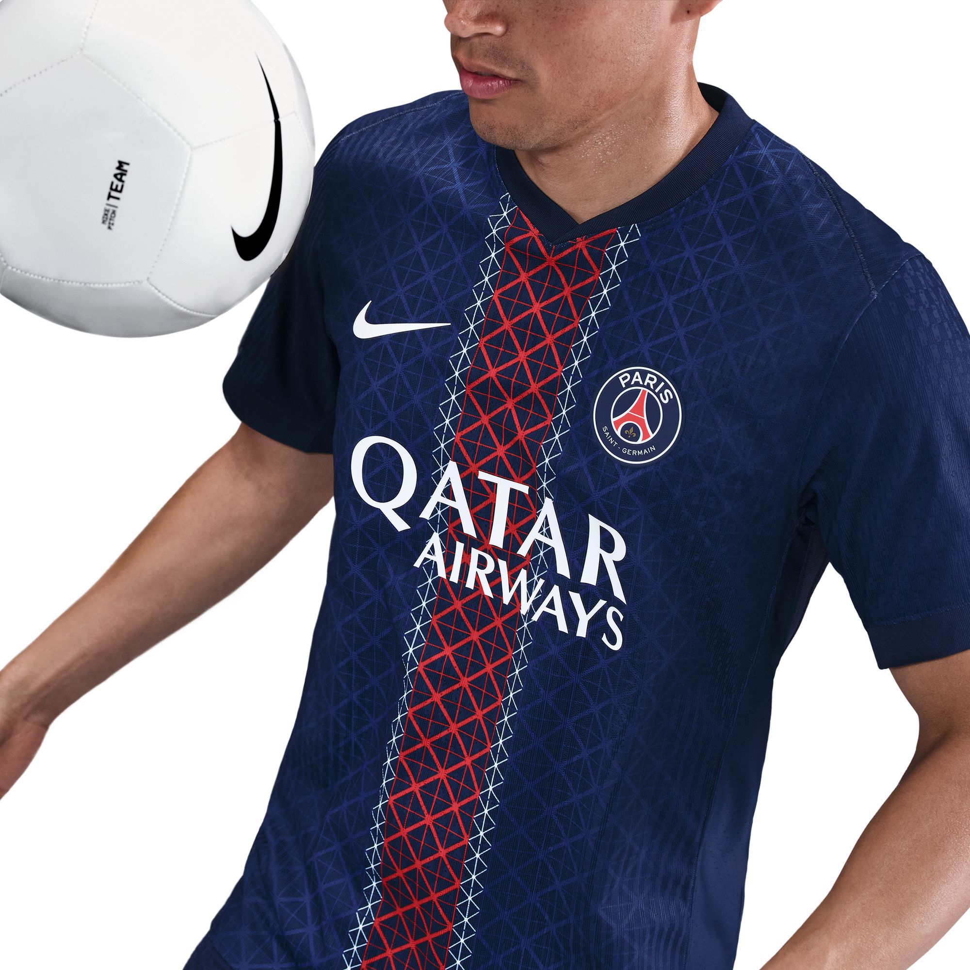 ★Nike★ Paris Saint-Germain Nike Football T-Shirt M Midnigh Paris Saint-Germain Men's Nike Soccer T-Shirt. Nike.com
