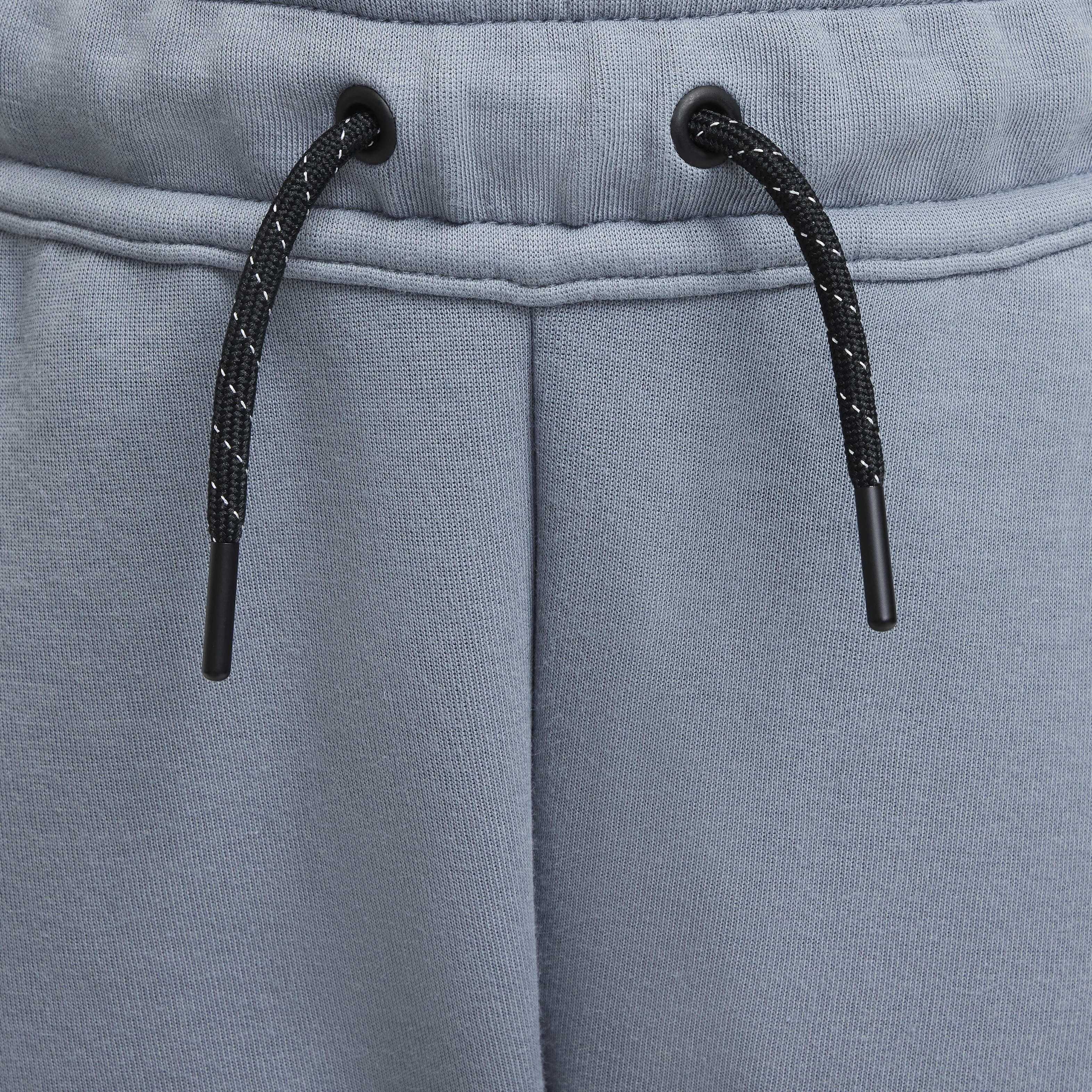 Nike Sportswear Tech Fleece image number 2