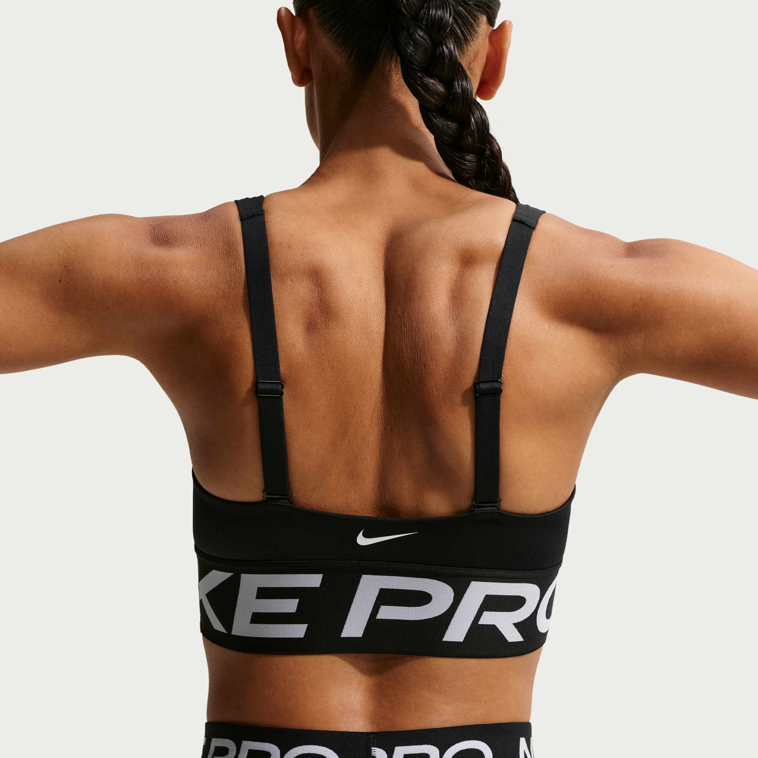 Nike Pro Indy Plunge image number 1