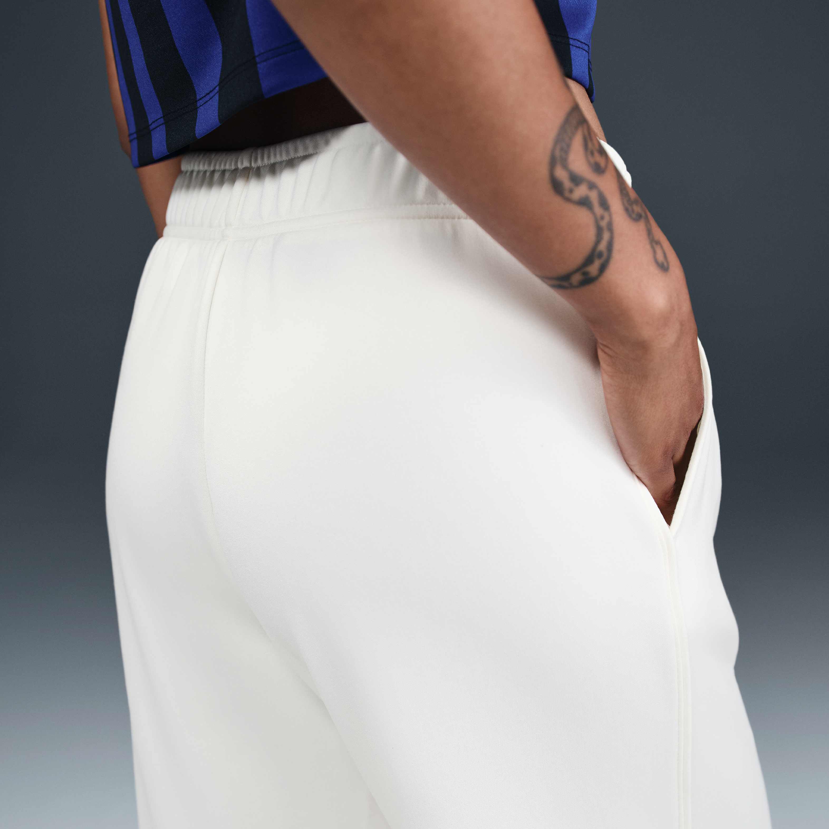 Nike Sportswear image number 2