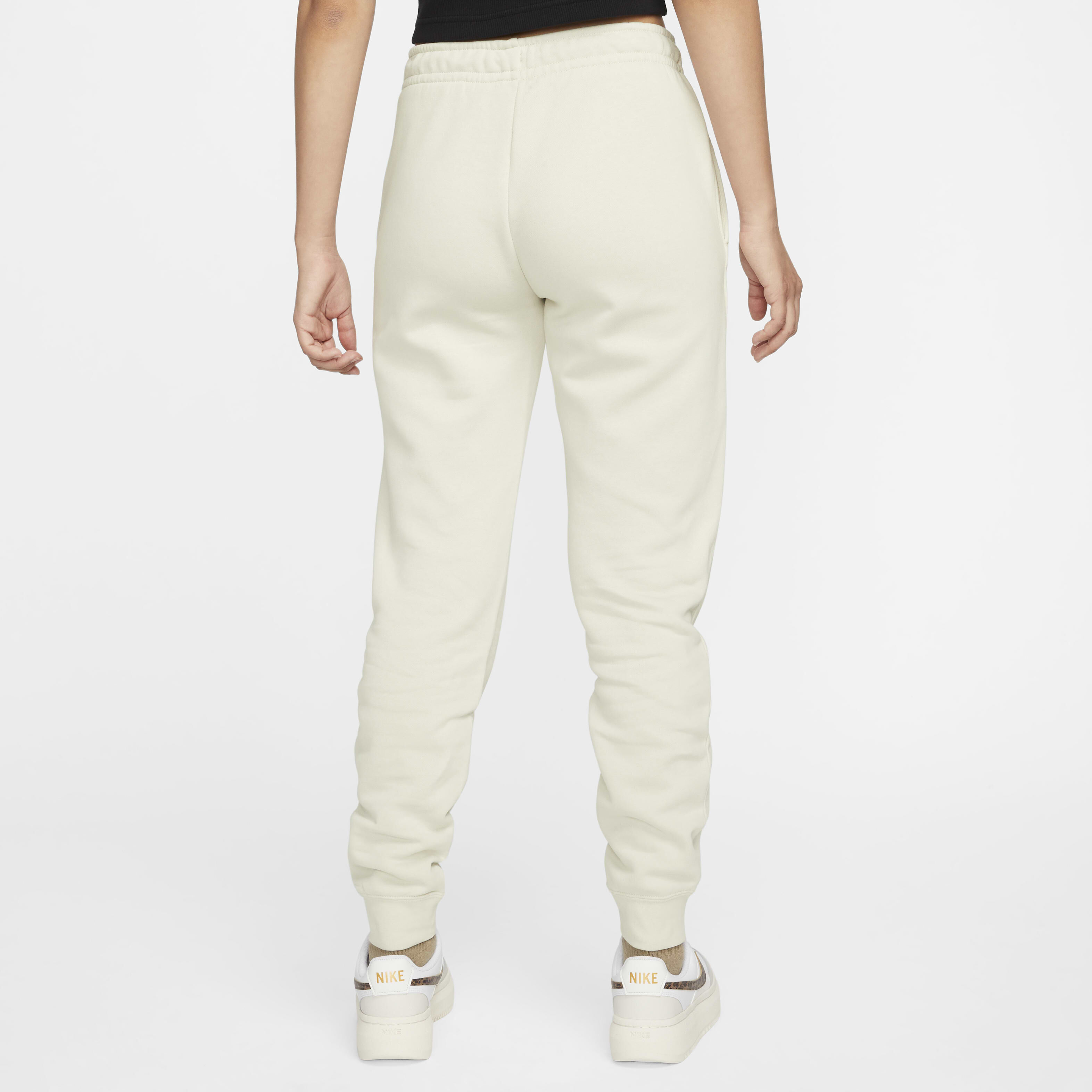 نايكي سبورتسوير ايسنشال image number 1