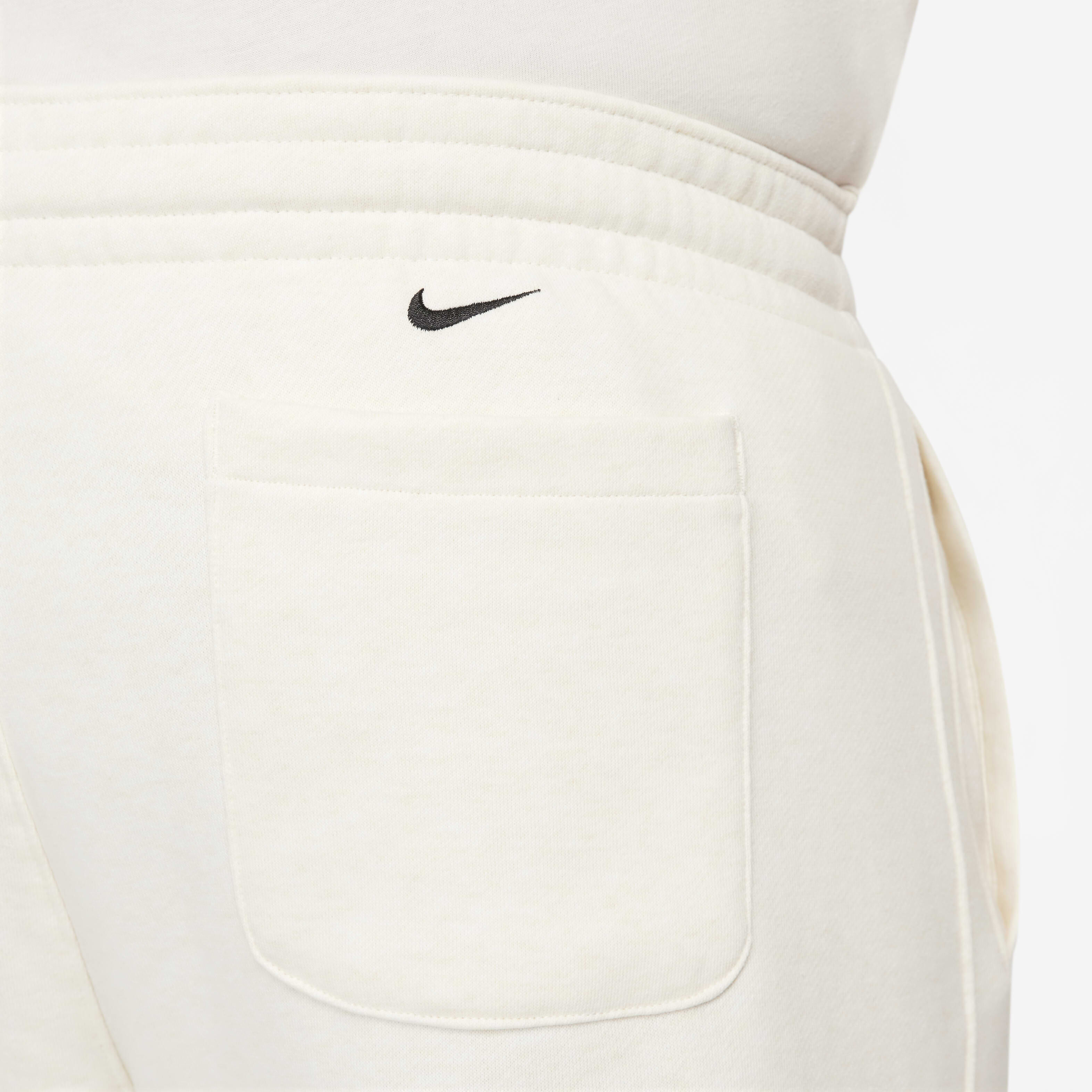 LeBron image number 13