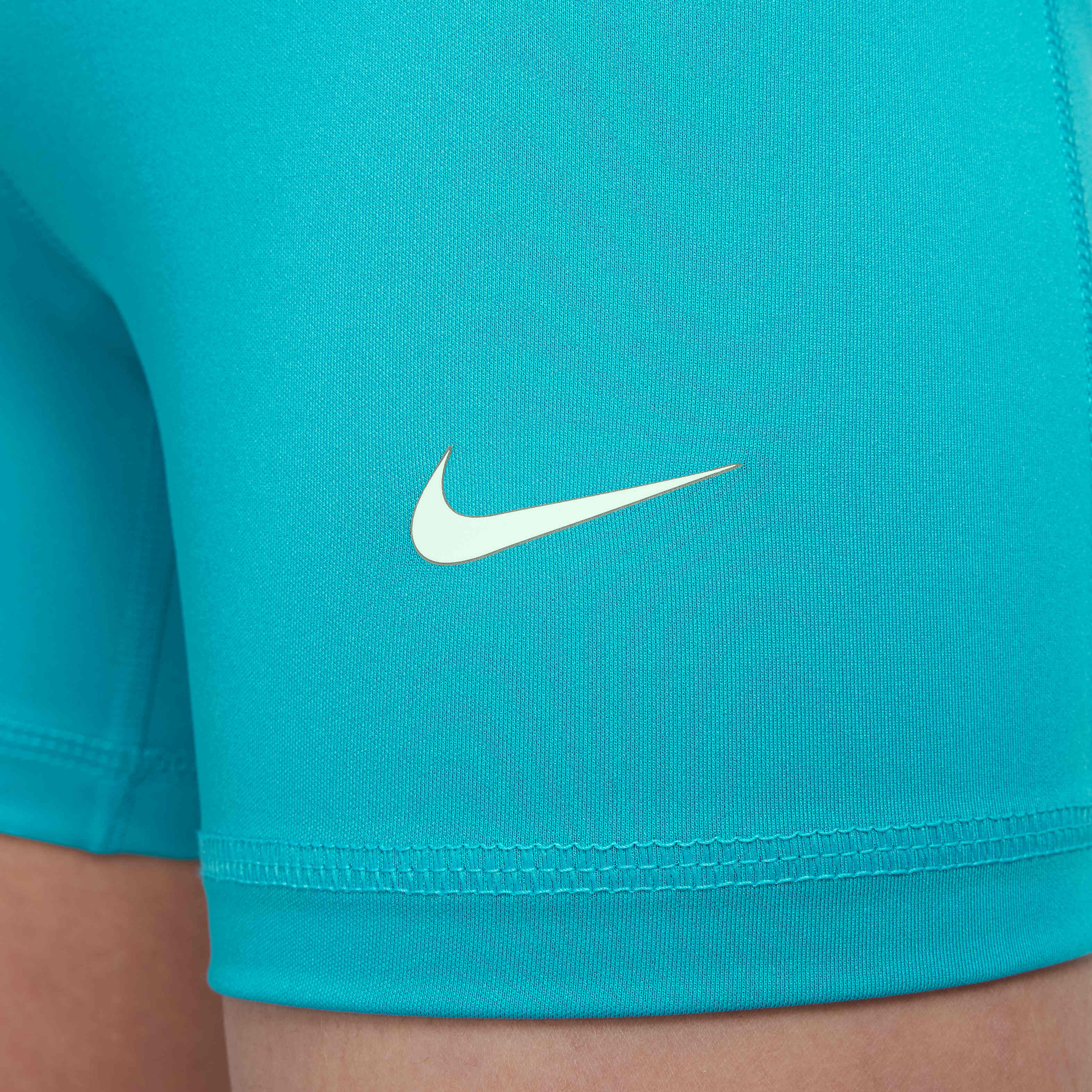 Nike Pro image number 4