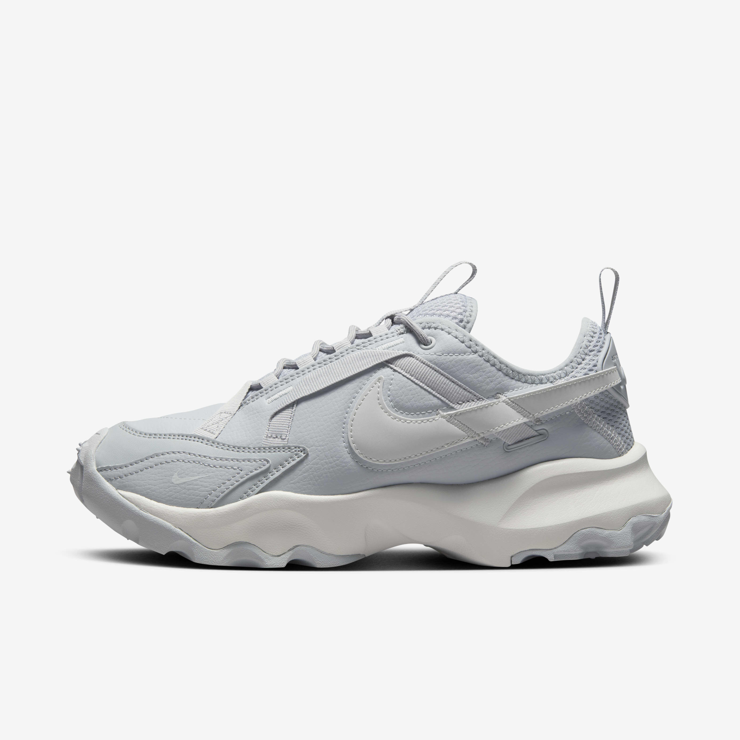 Buy Nike TC 7900 Women's shoes - Wolf Grey/Photon Dust/Metallic Platinum |  Nike Saudi Official