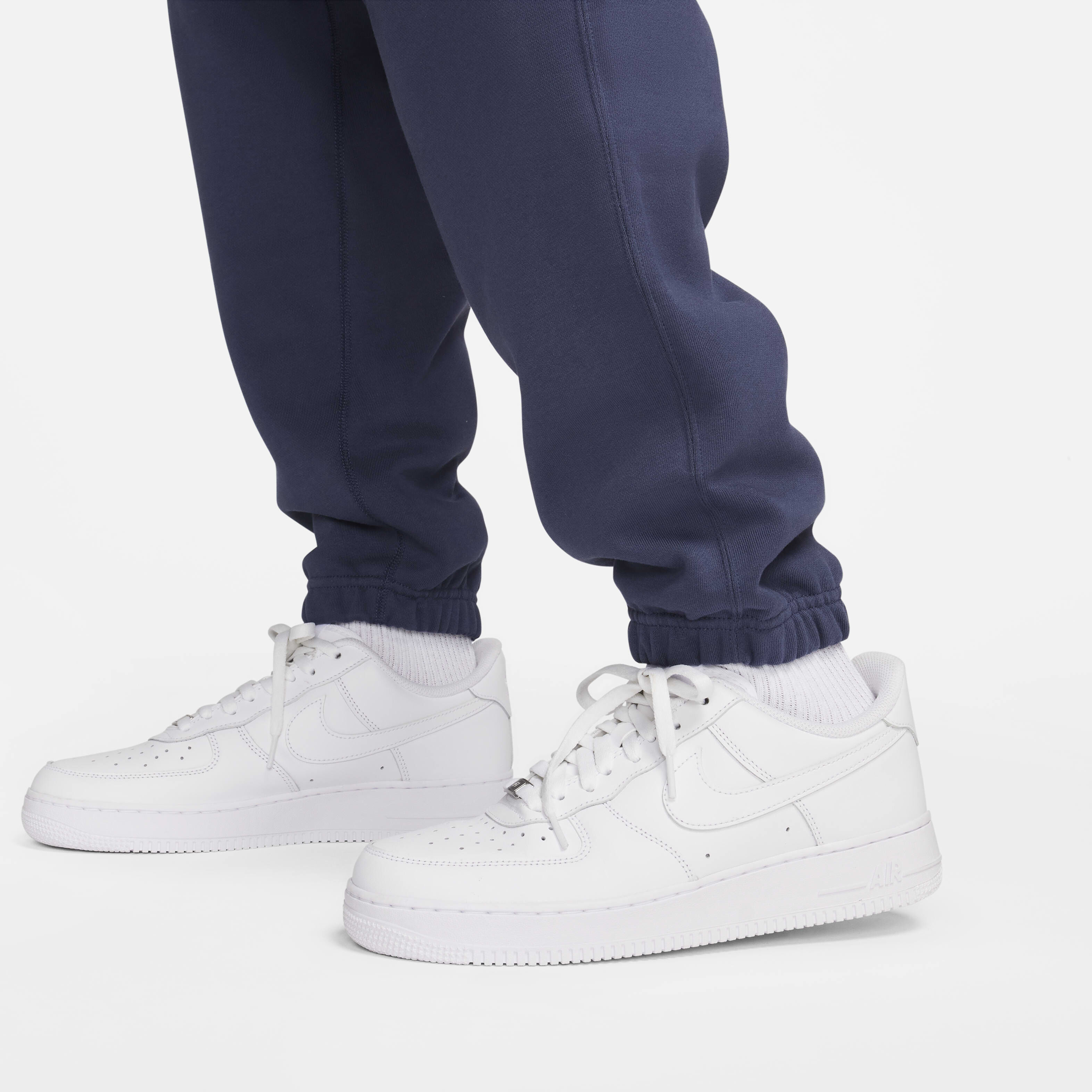 Nike Solo Swoosh image number 4