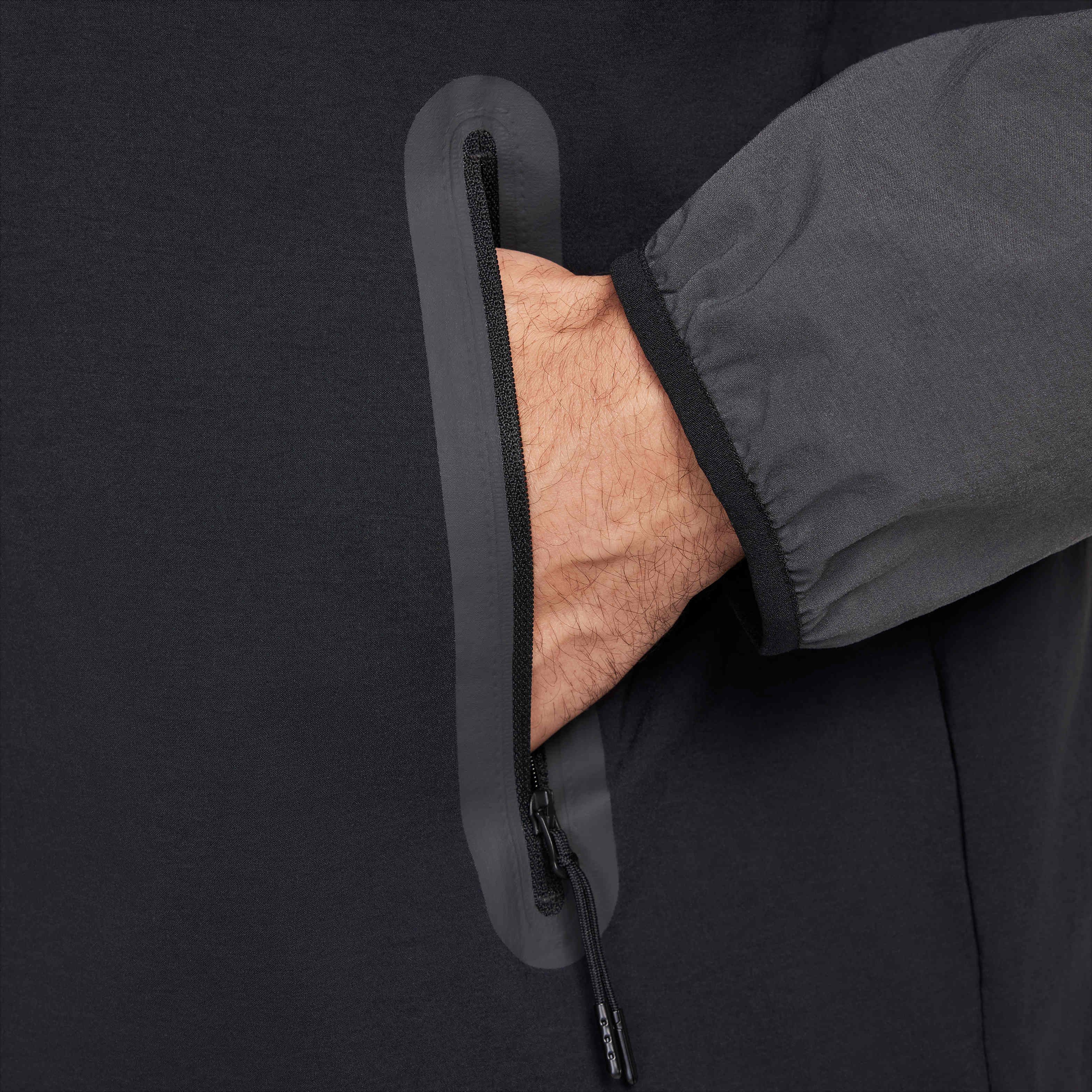 نايكي تك ويندرانر image number 6