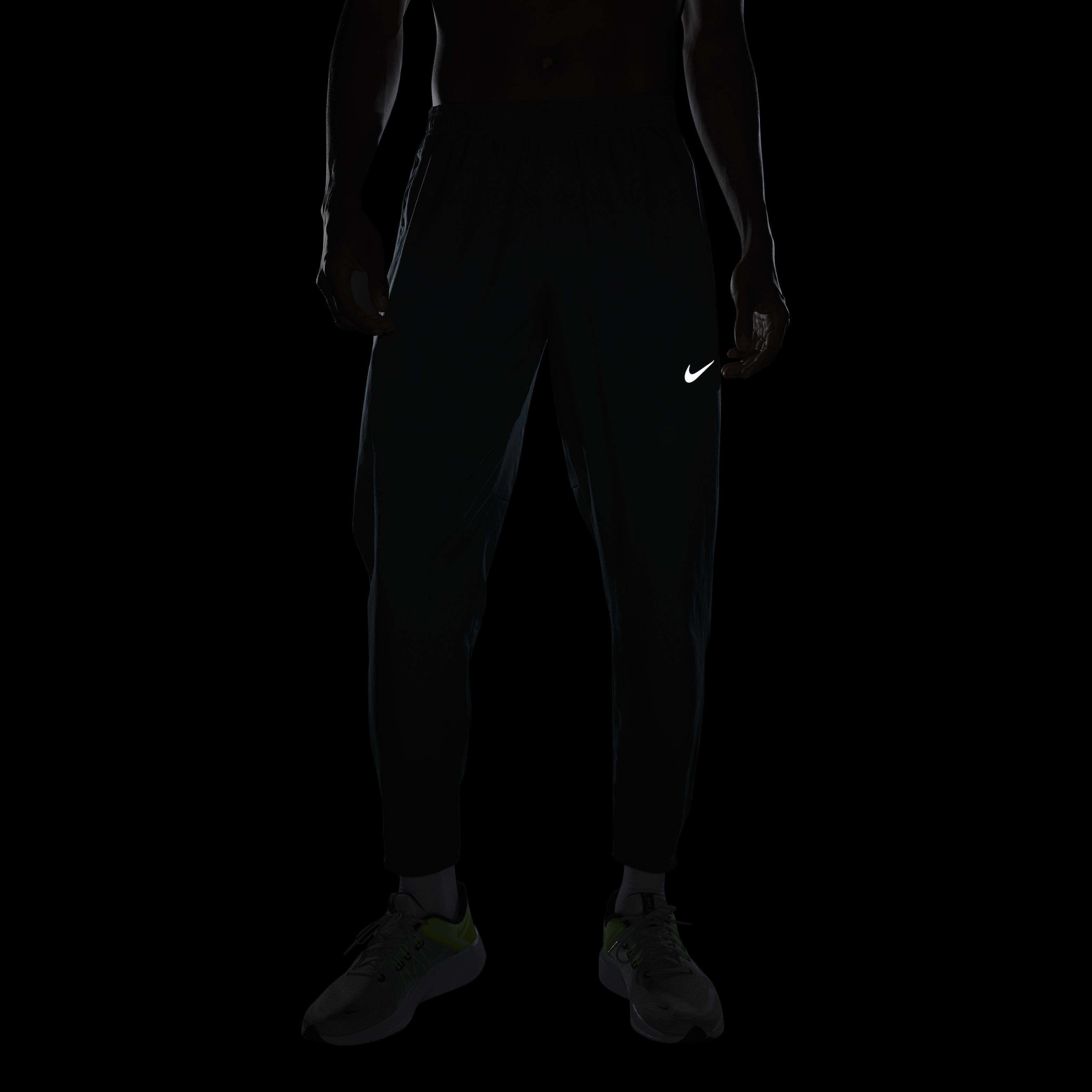 Nike Dri-FIT Challenger image number 7