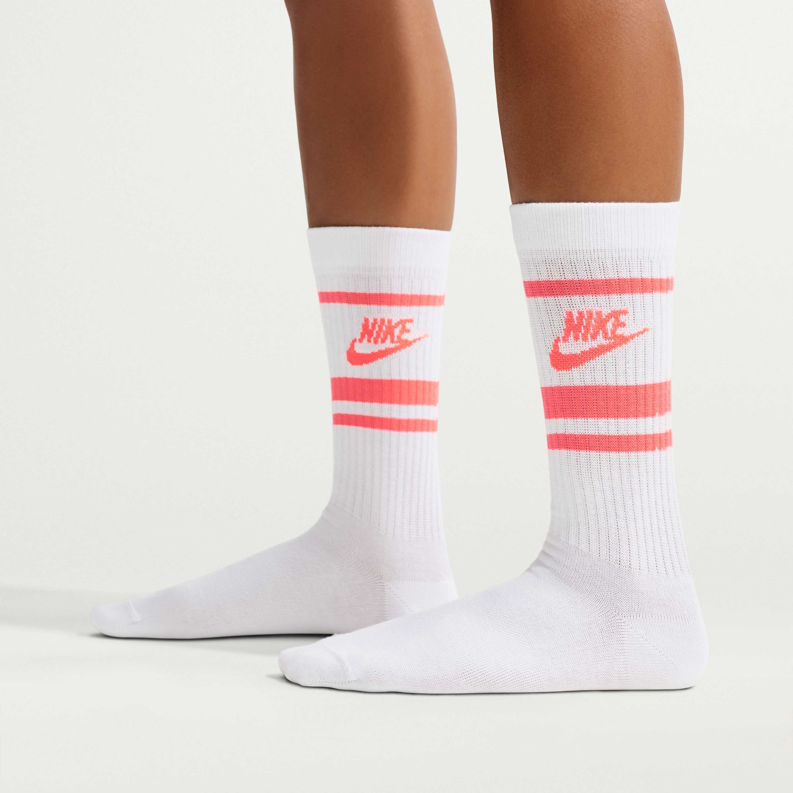 Nike Sportswear Dri-FIT Everyday Essential image number 2