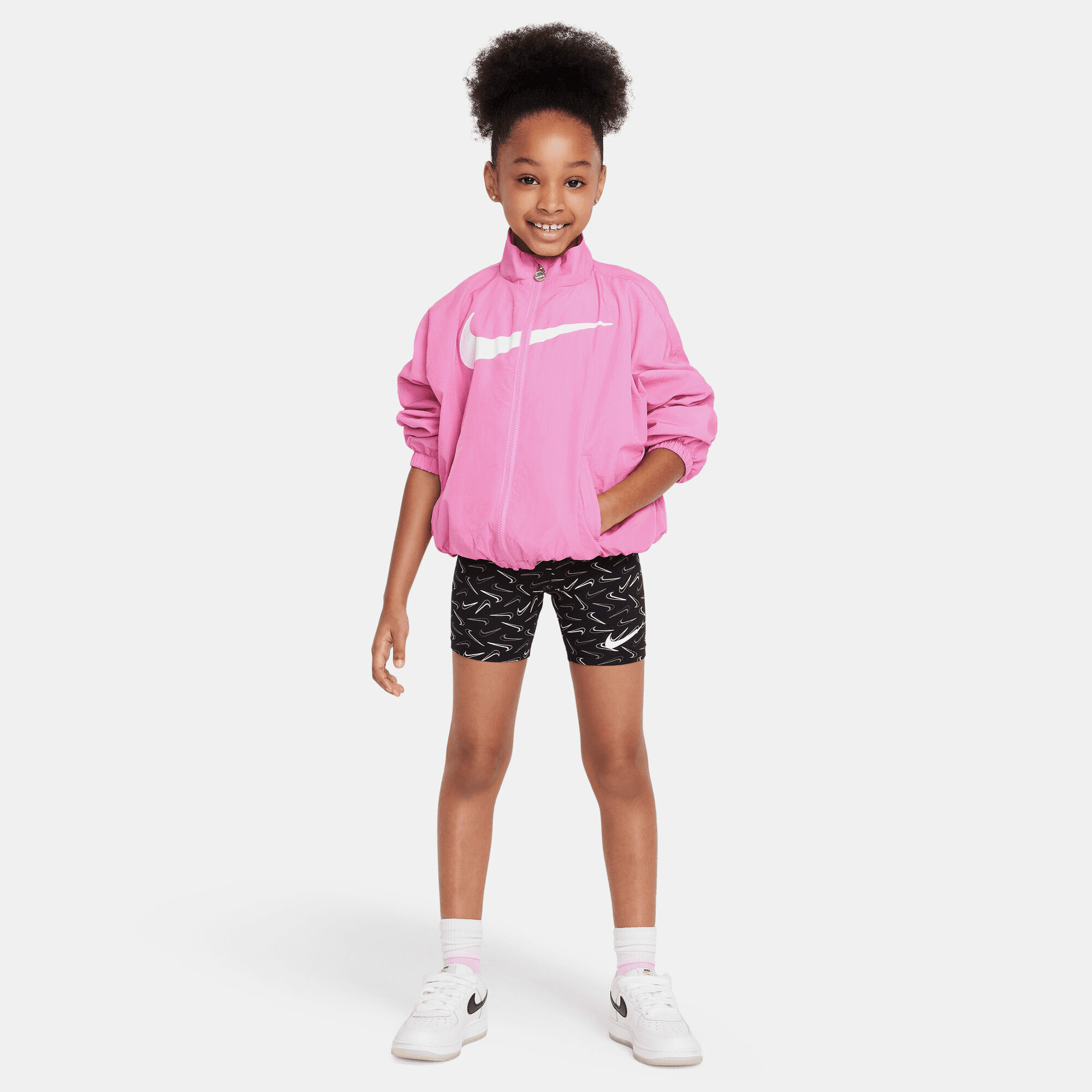 نايكي سووش image number 4