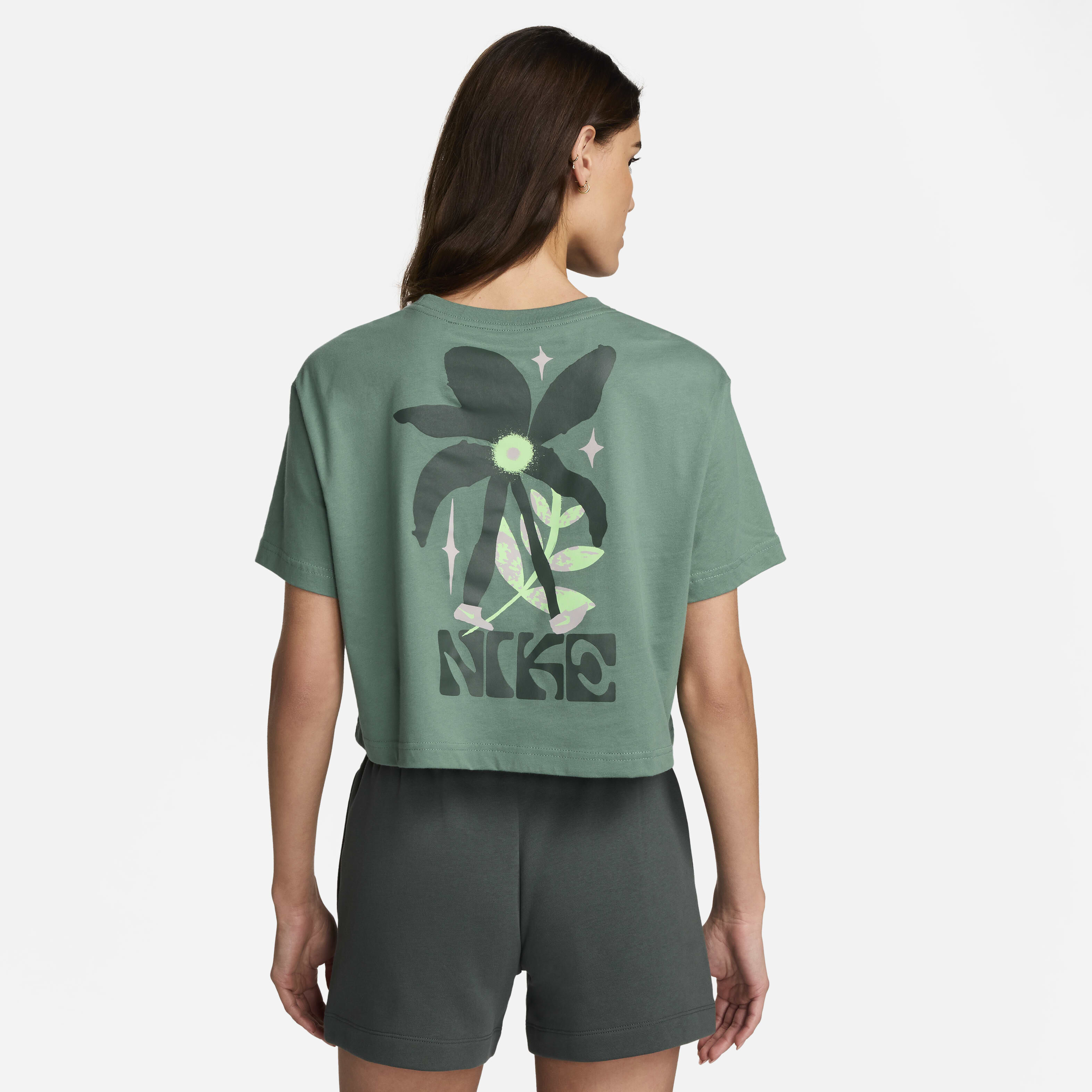 نايكي سبورتسوير image number 1