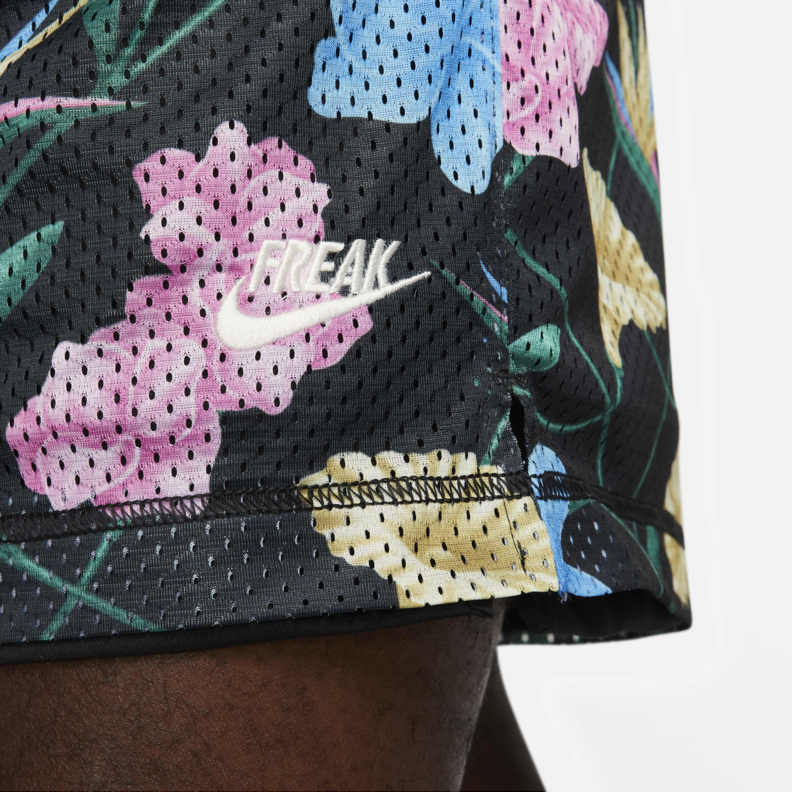 Giannis Standard Issue image number 4