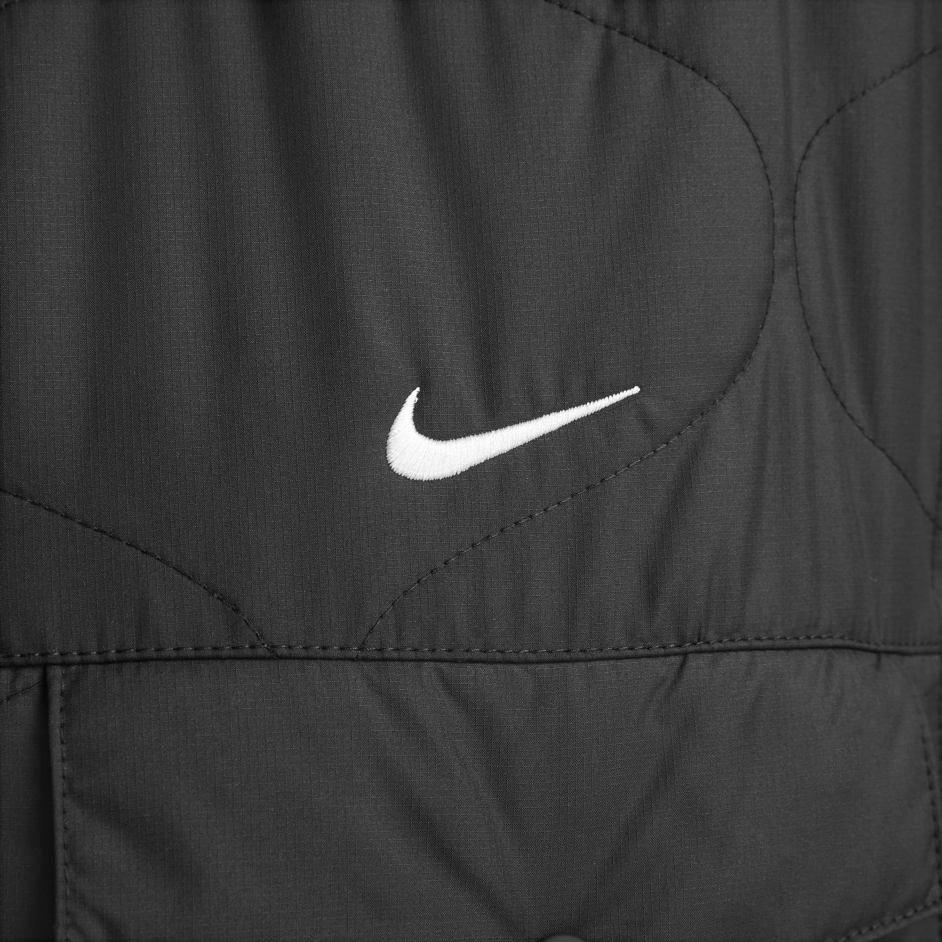 Nike Sportswear Essential image number 3