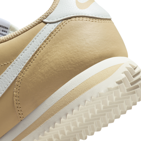 Nike cortez club gold best sale