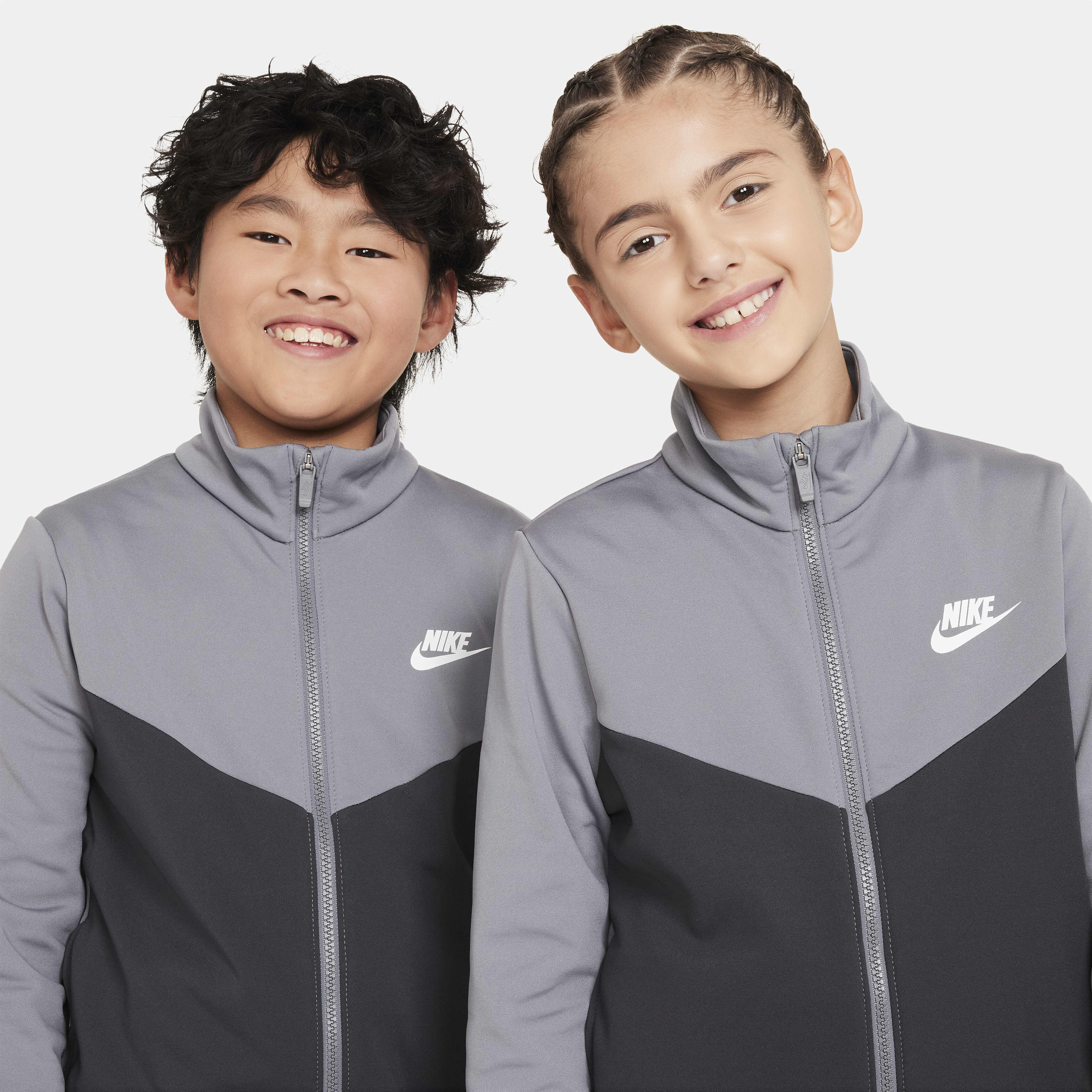 Nike windrunner boys jacket discount